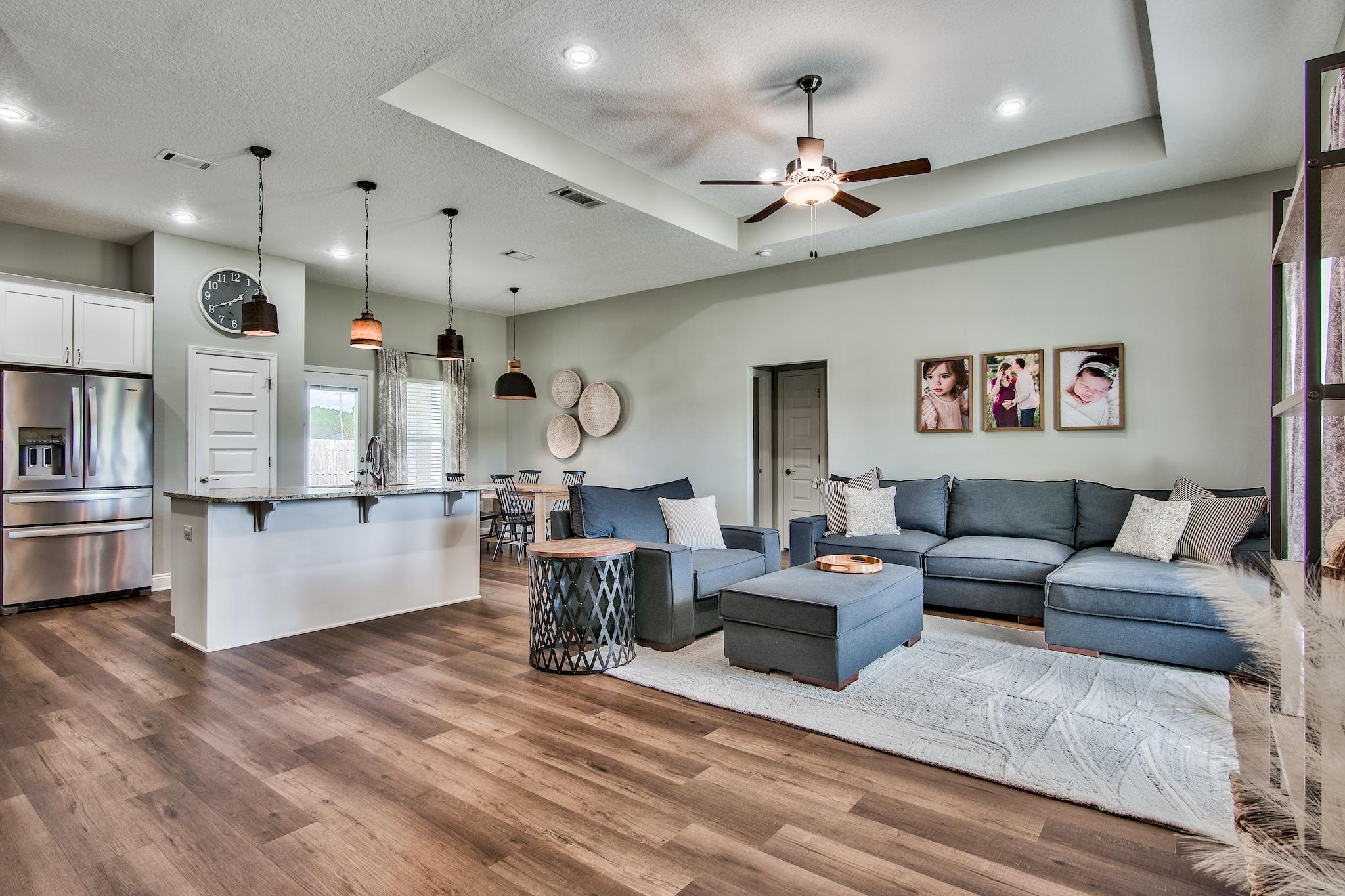 SANTA ROSA SHORES - Residential