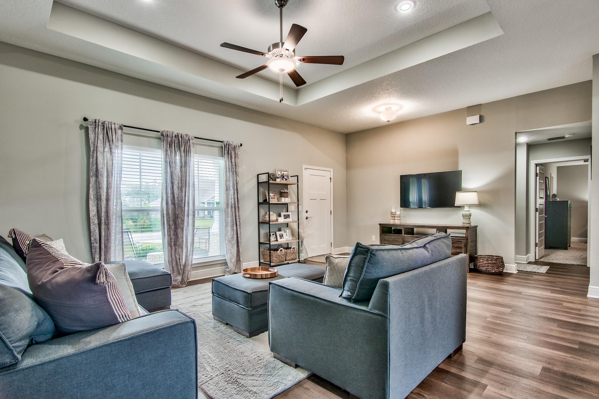 SANTA ROSA SHORES - Residential