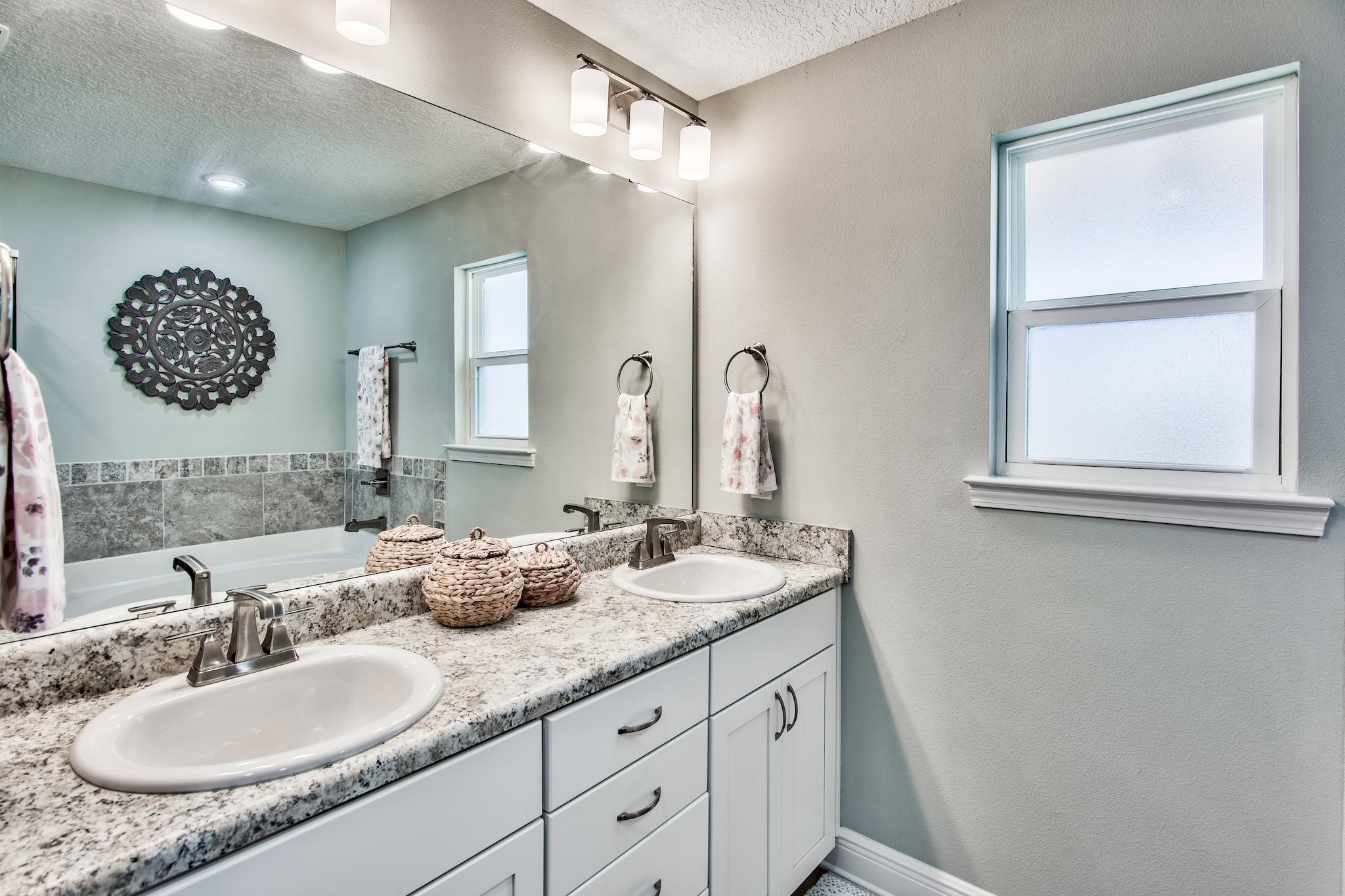 SANTA ROSA SHORES - Residential