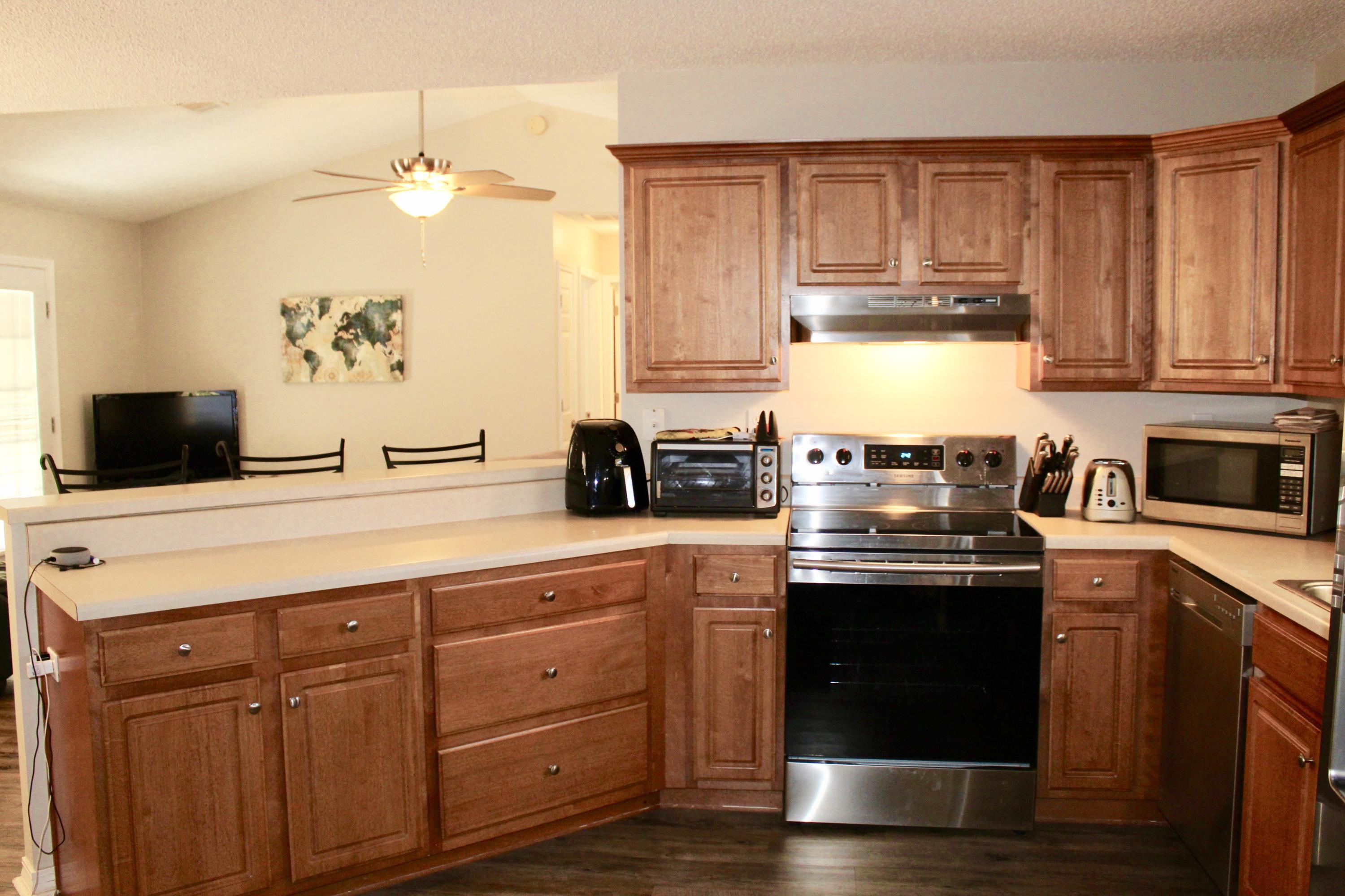 GOLDEN OAKS - Residential