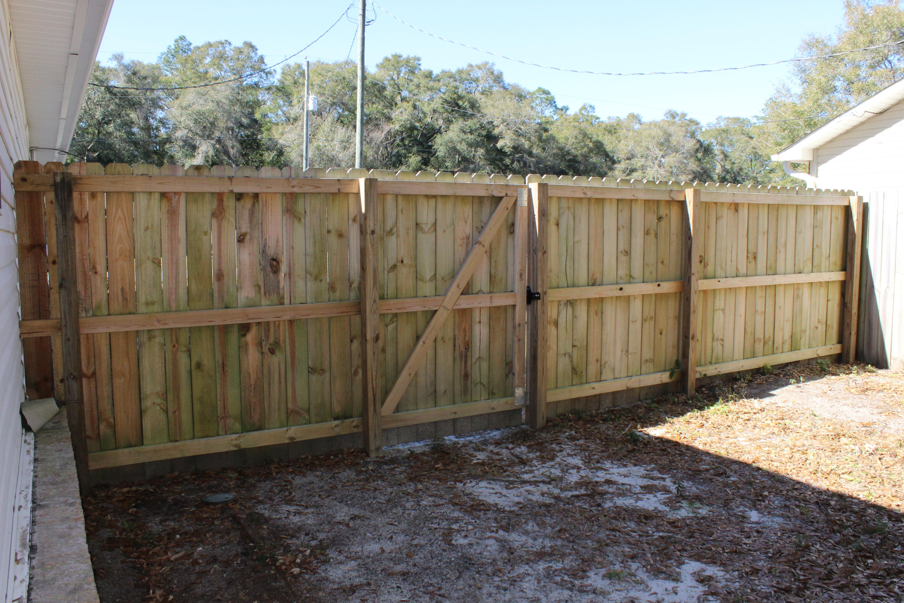 GOLDEN OAKS - Residential