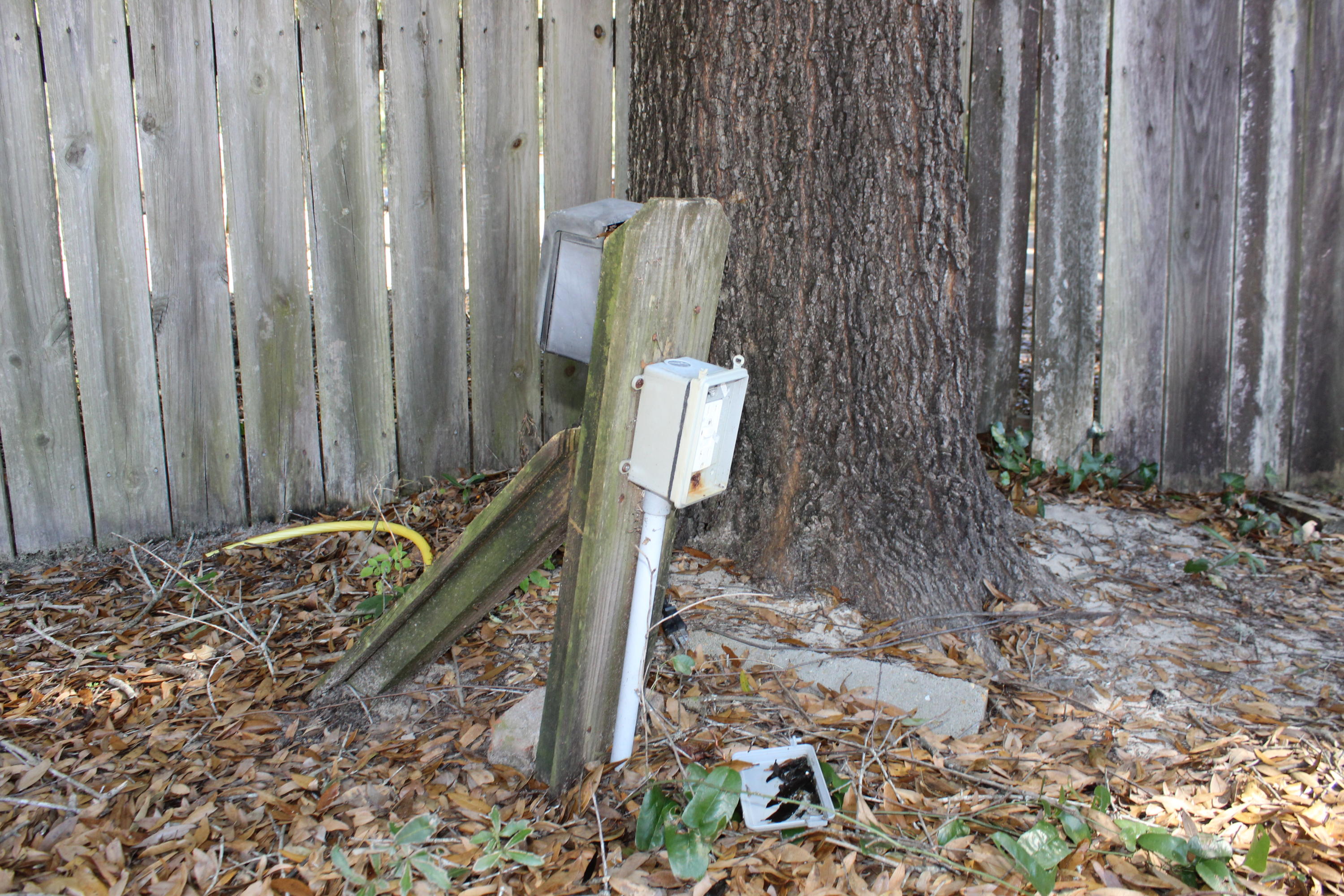 GOLDEN OAKS - Residential