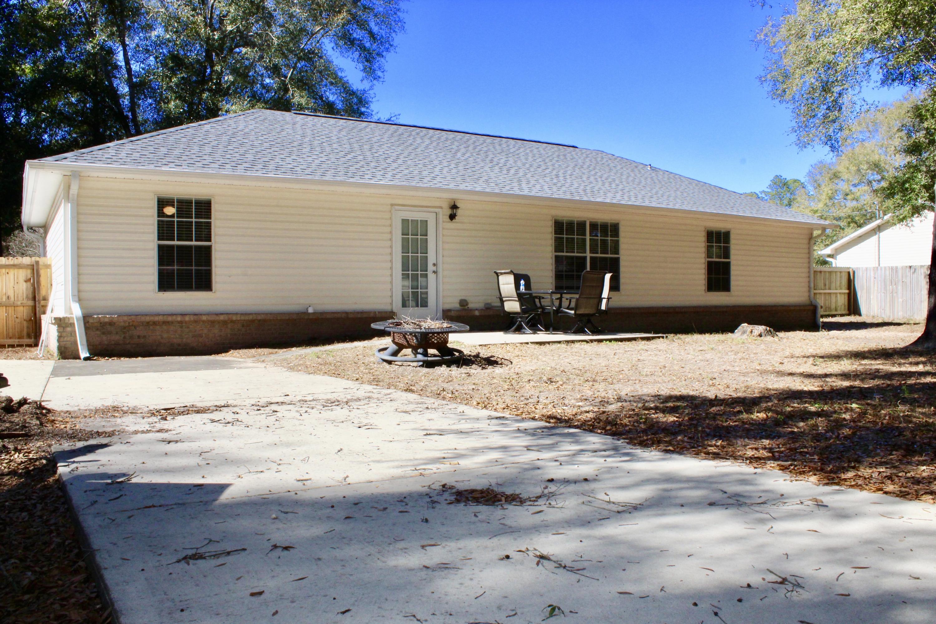 GOLDEN OAKS - Residential