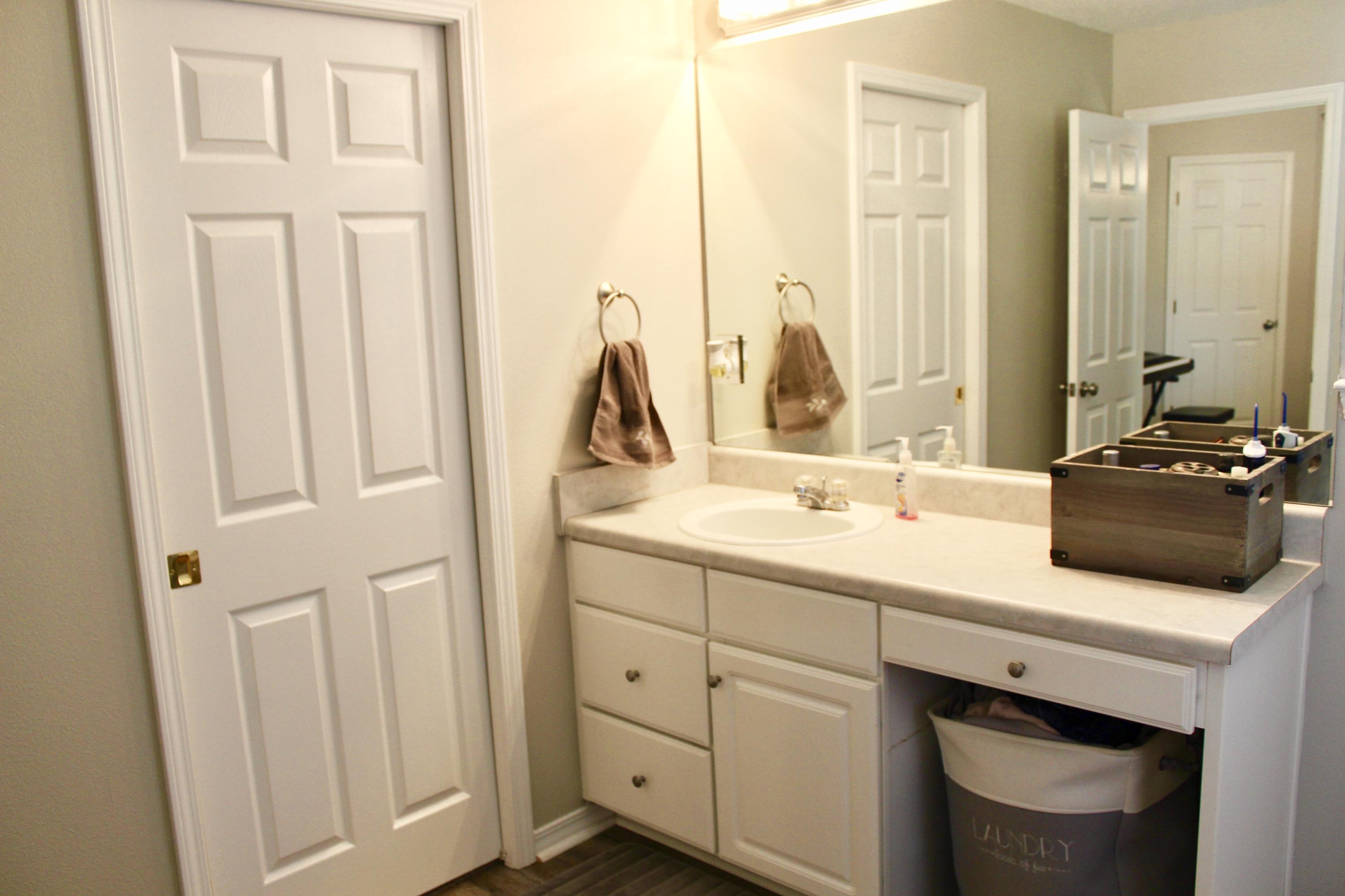 GOLDEN OAKS - Residential