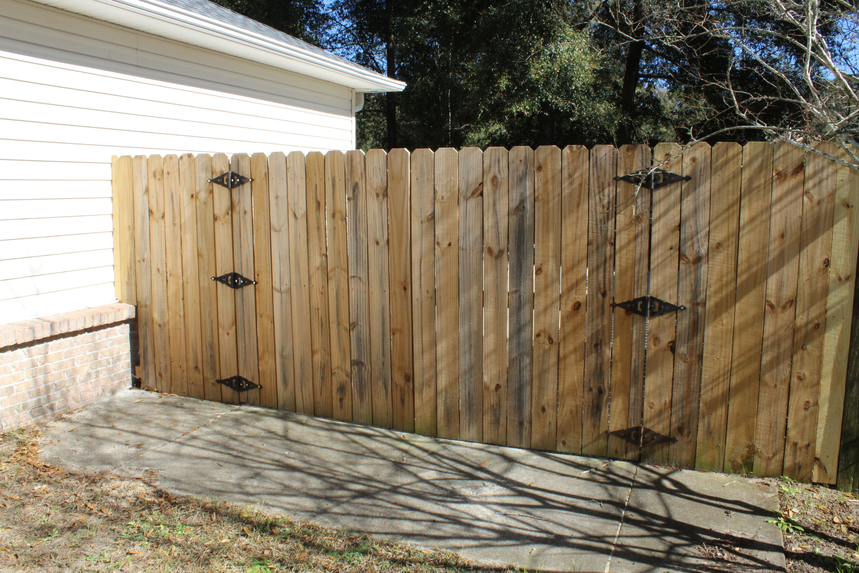 GOLDEN OAKS - Residential