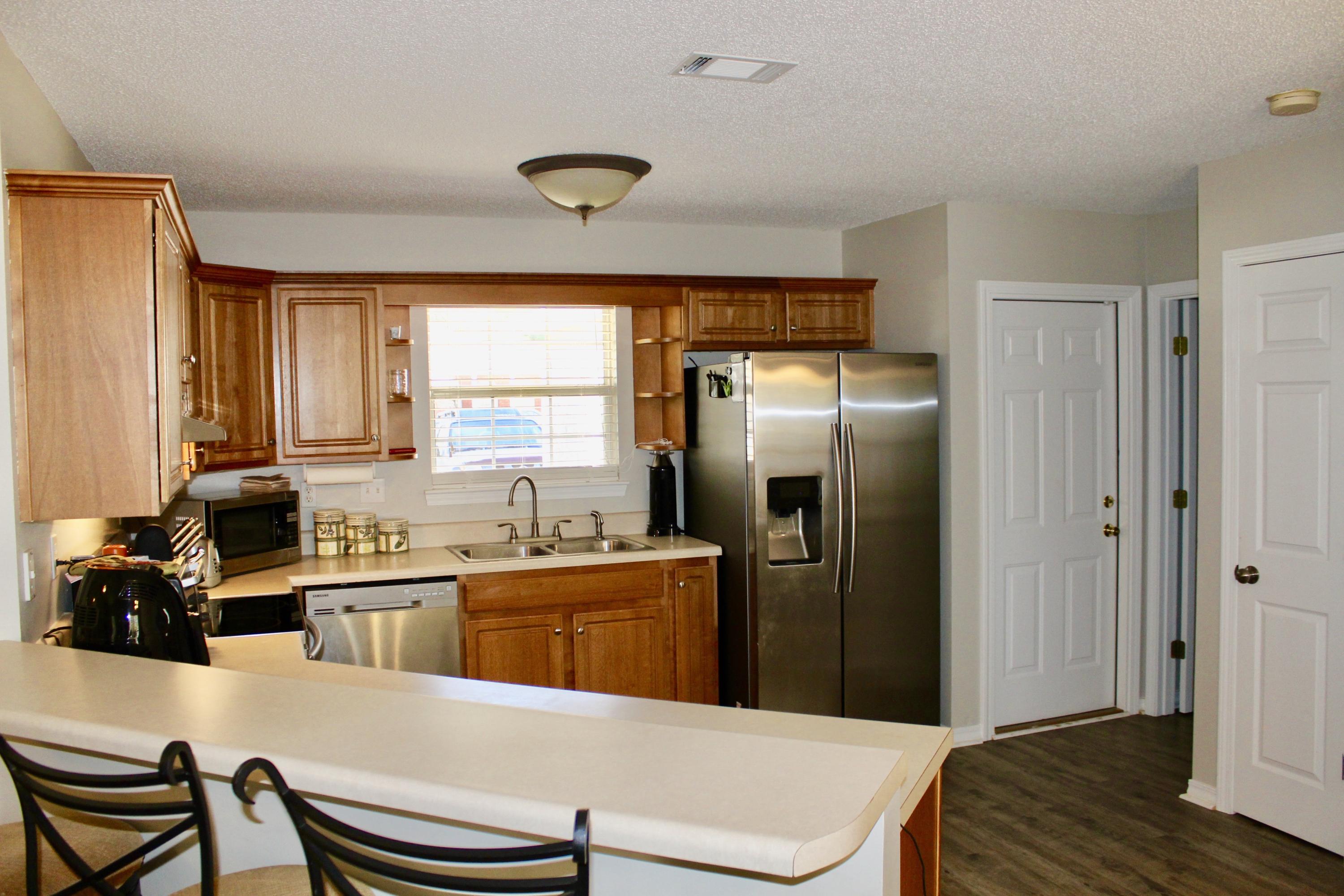 GOLDEN OAKS - Residential