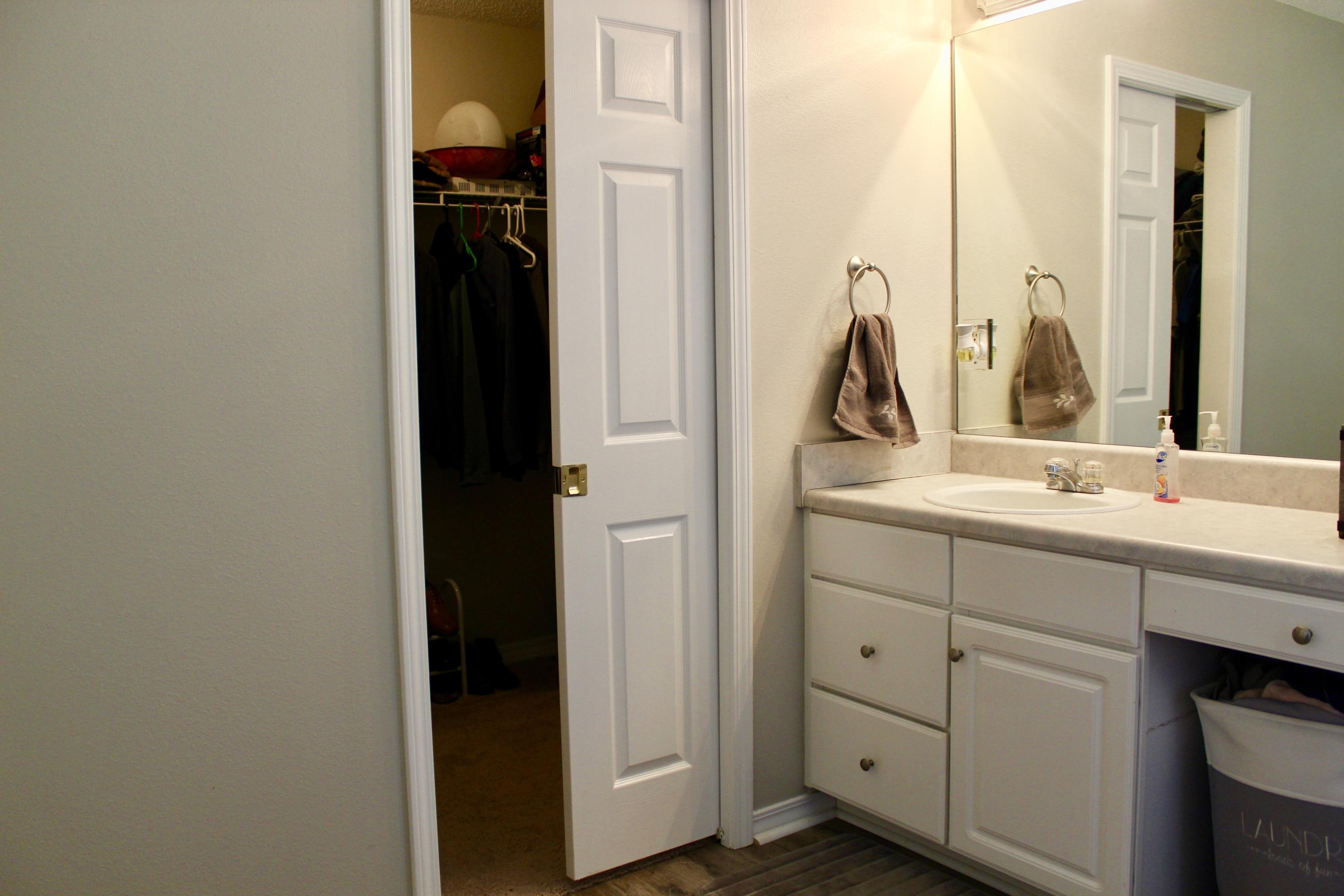 GOLDEN OAKS - Residential