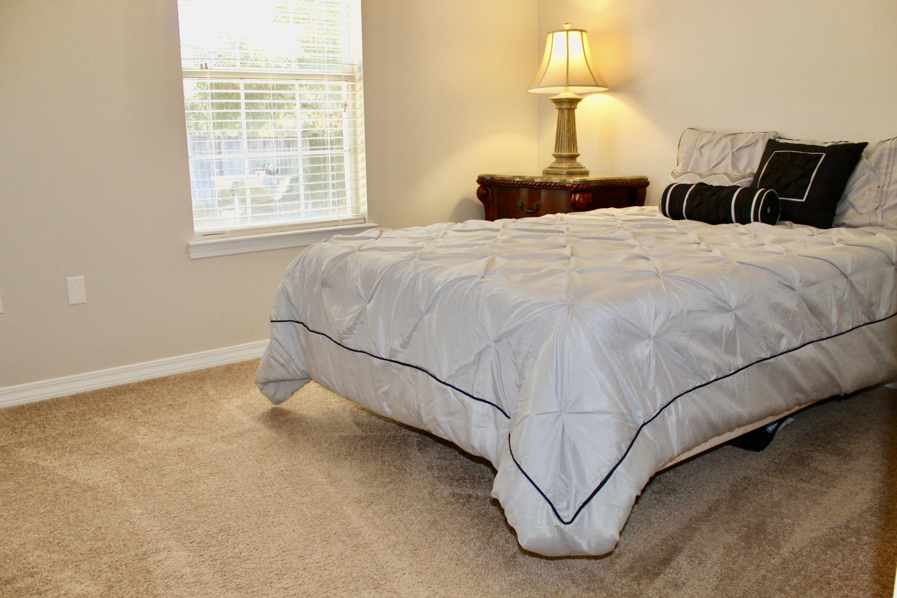 GOLDEN OAKS - Residential