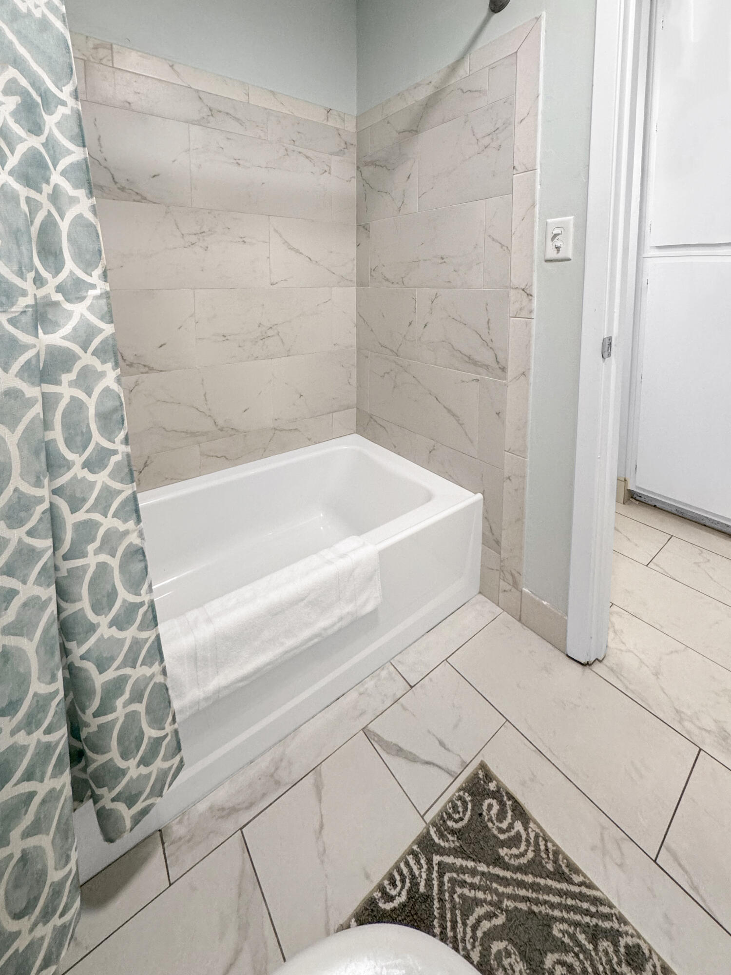 AUGUSTA VILLAGE CONDO - Residential Lease