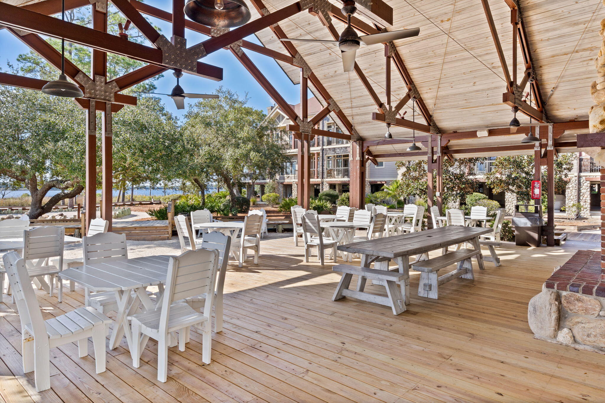 WILD HERON LAKESIDE LODGE - Residential