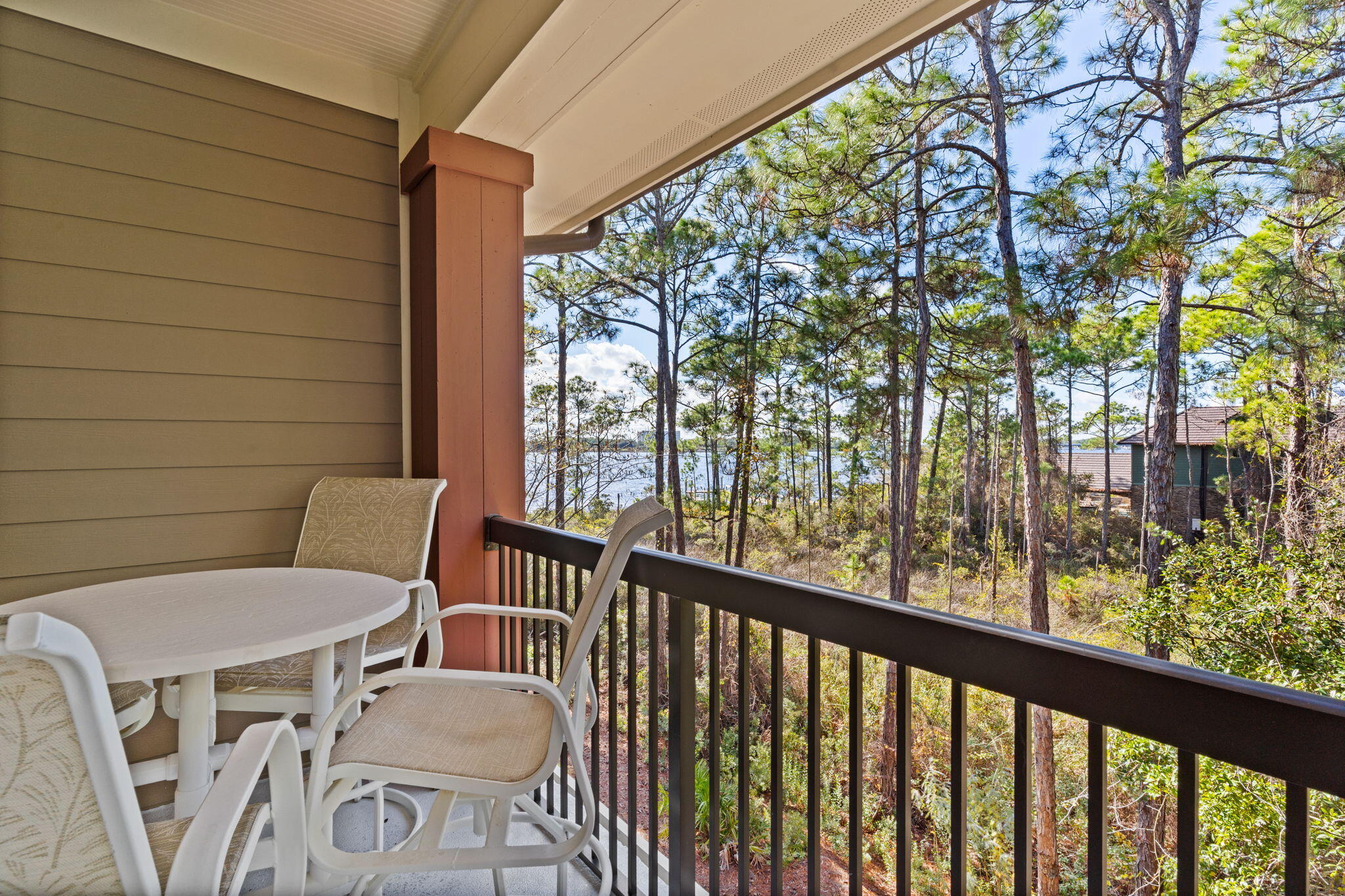 WILD HERON LAKESIDE LODGE - Residential