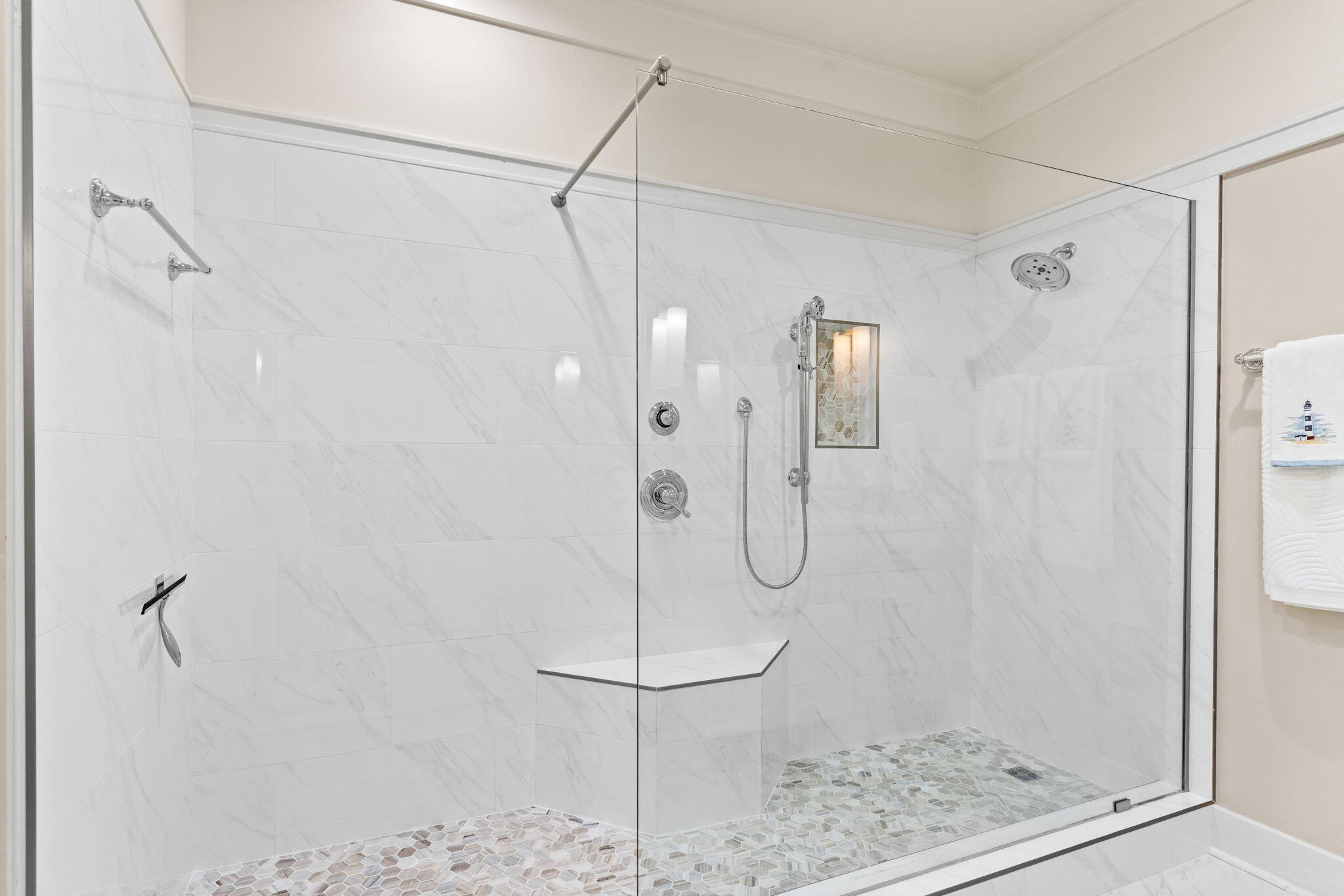 WILD HERON LAKESIDE LODGE - Residential