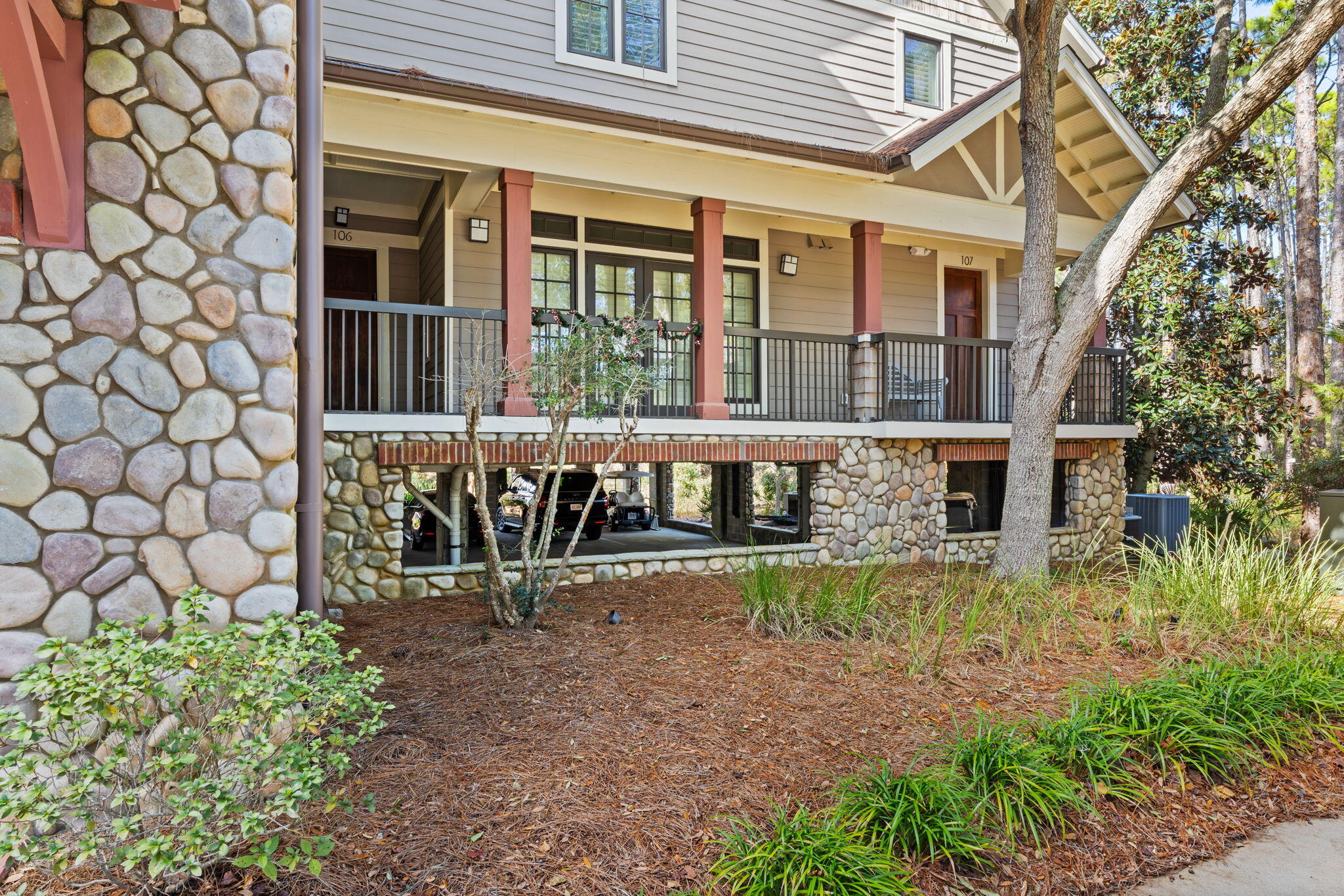 WILD HERON LAKESIDE LODGE - Residential