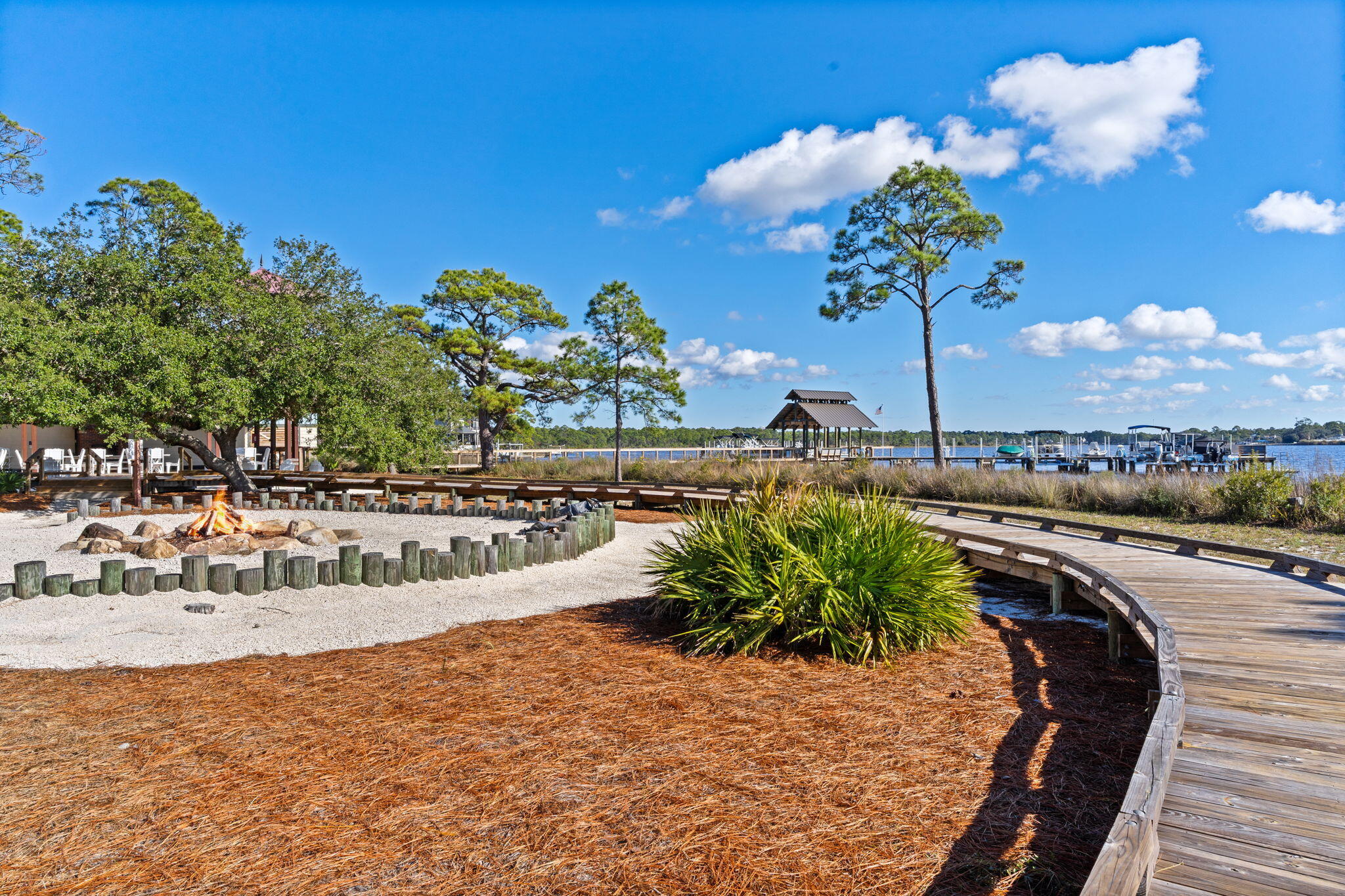 WILD HERON LAKESIDE LODGE - Residential