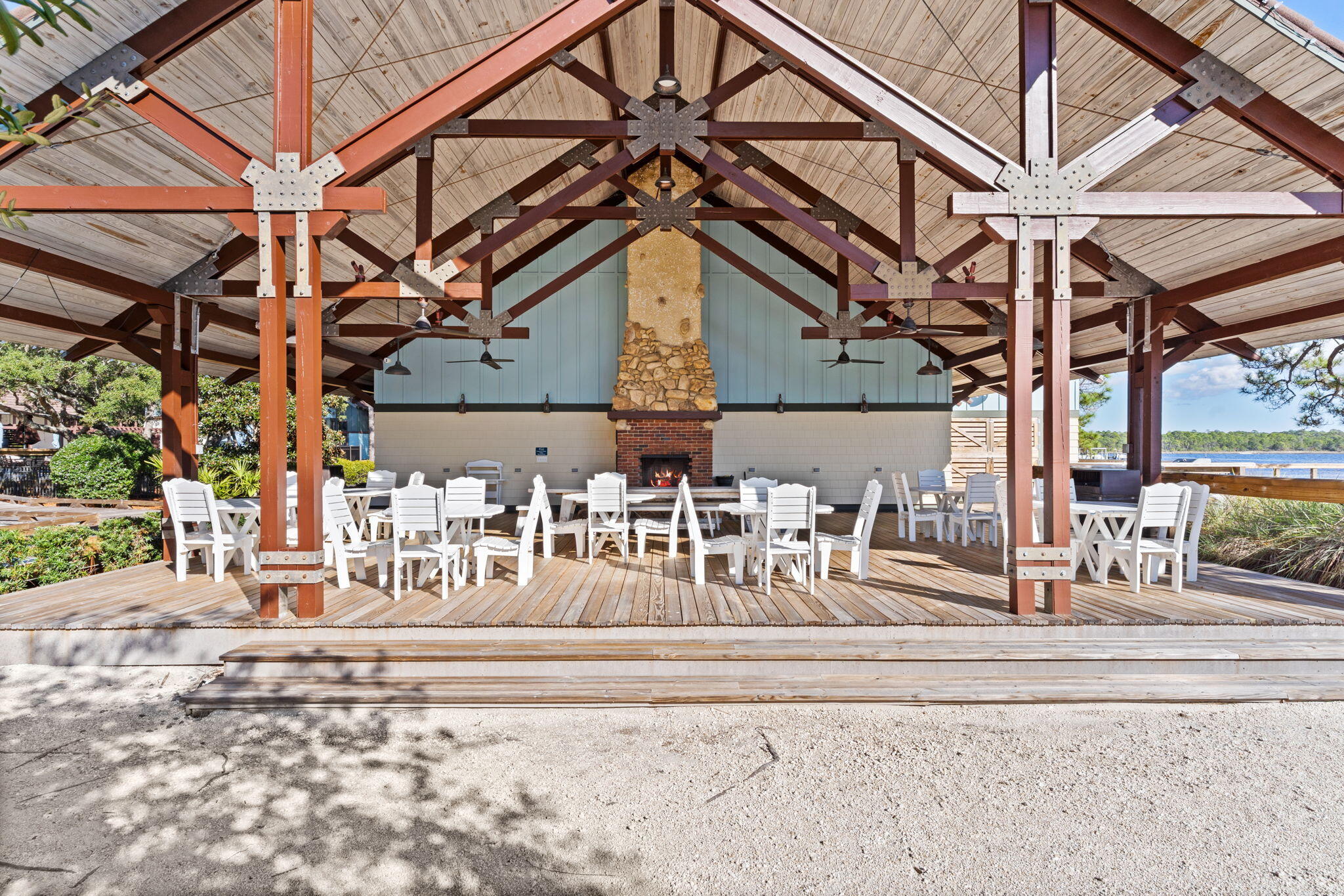 WILD HERON LAKESIDE LODGE - Residential