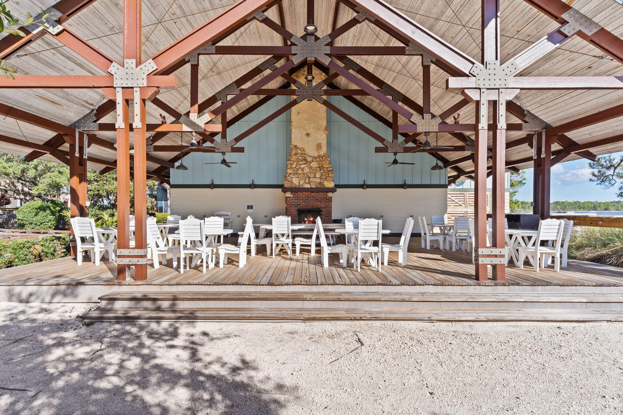 WILD HERON LAKESIDE LODGE - Residential