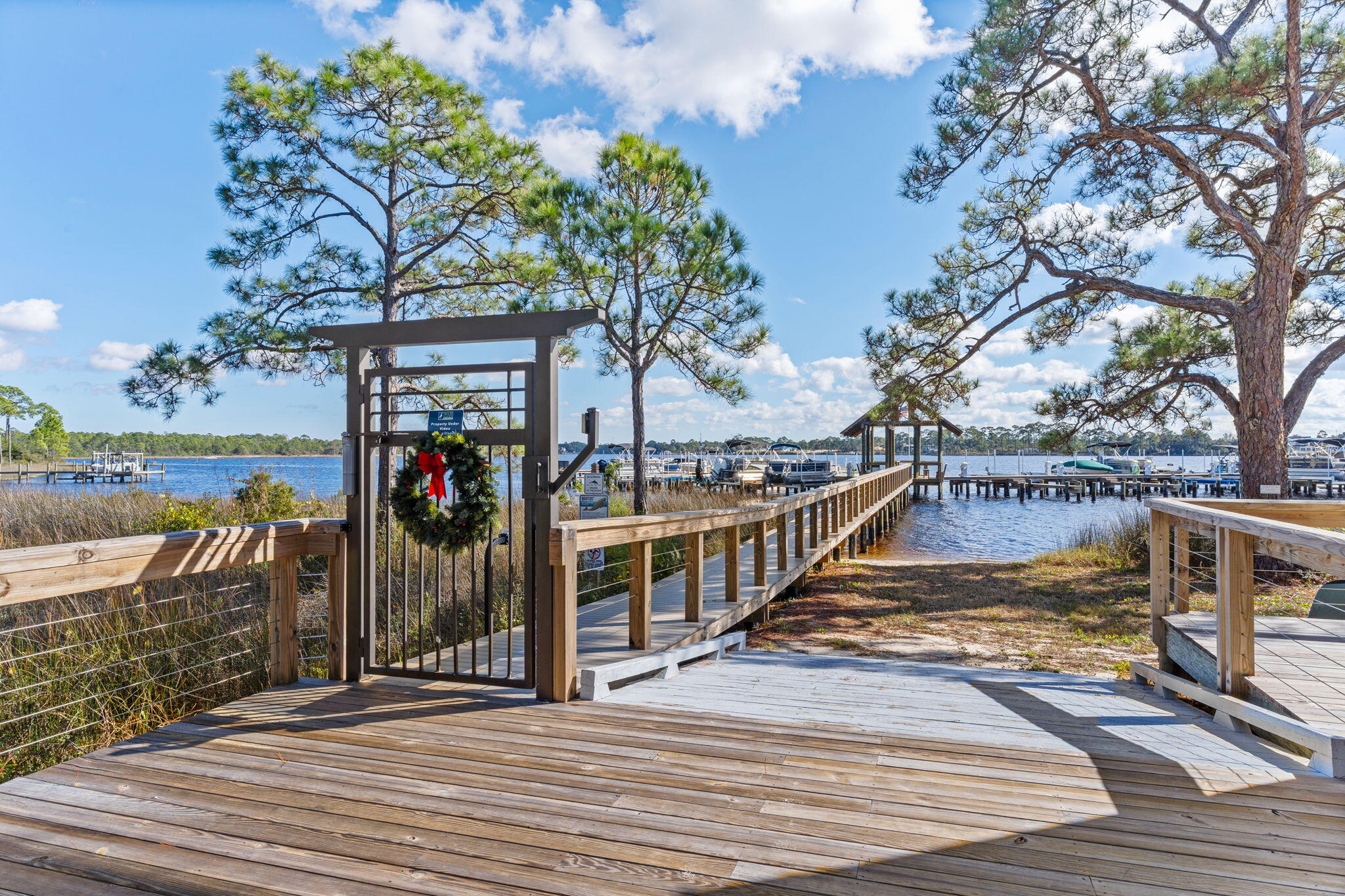 WILD HERON LAKESIDE LODGE - Residential