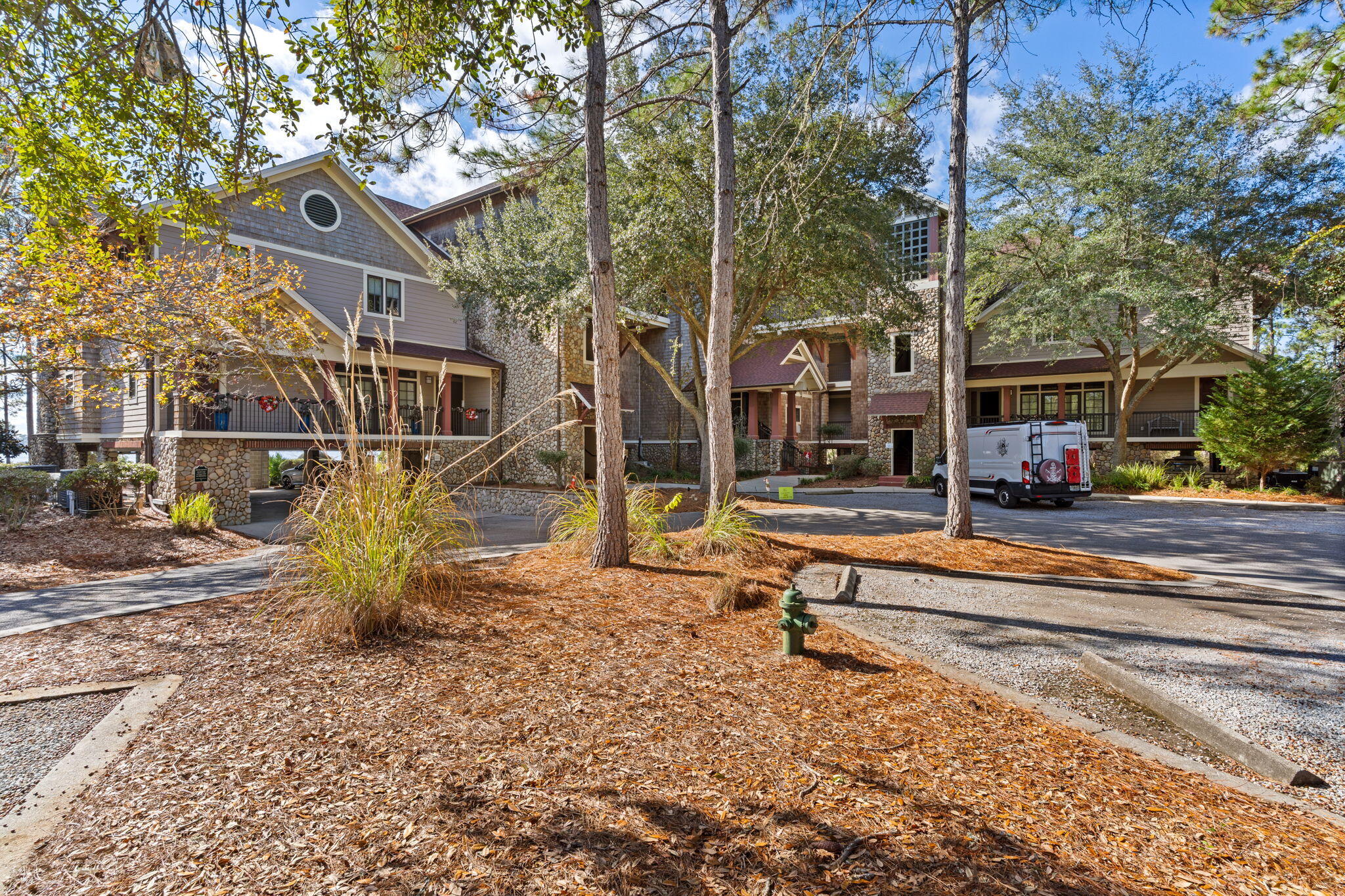 WILD HERON LAKESIDE LODGE - Residential