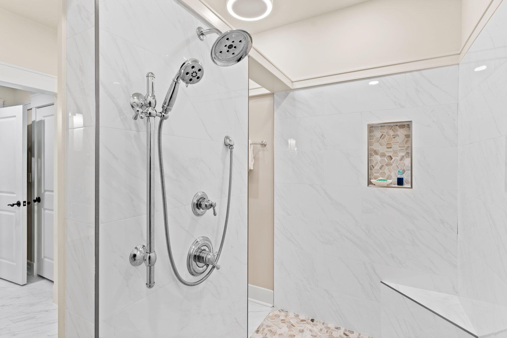 WILD HERON LAKESIDE LODGE - Residential