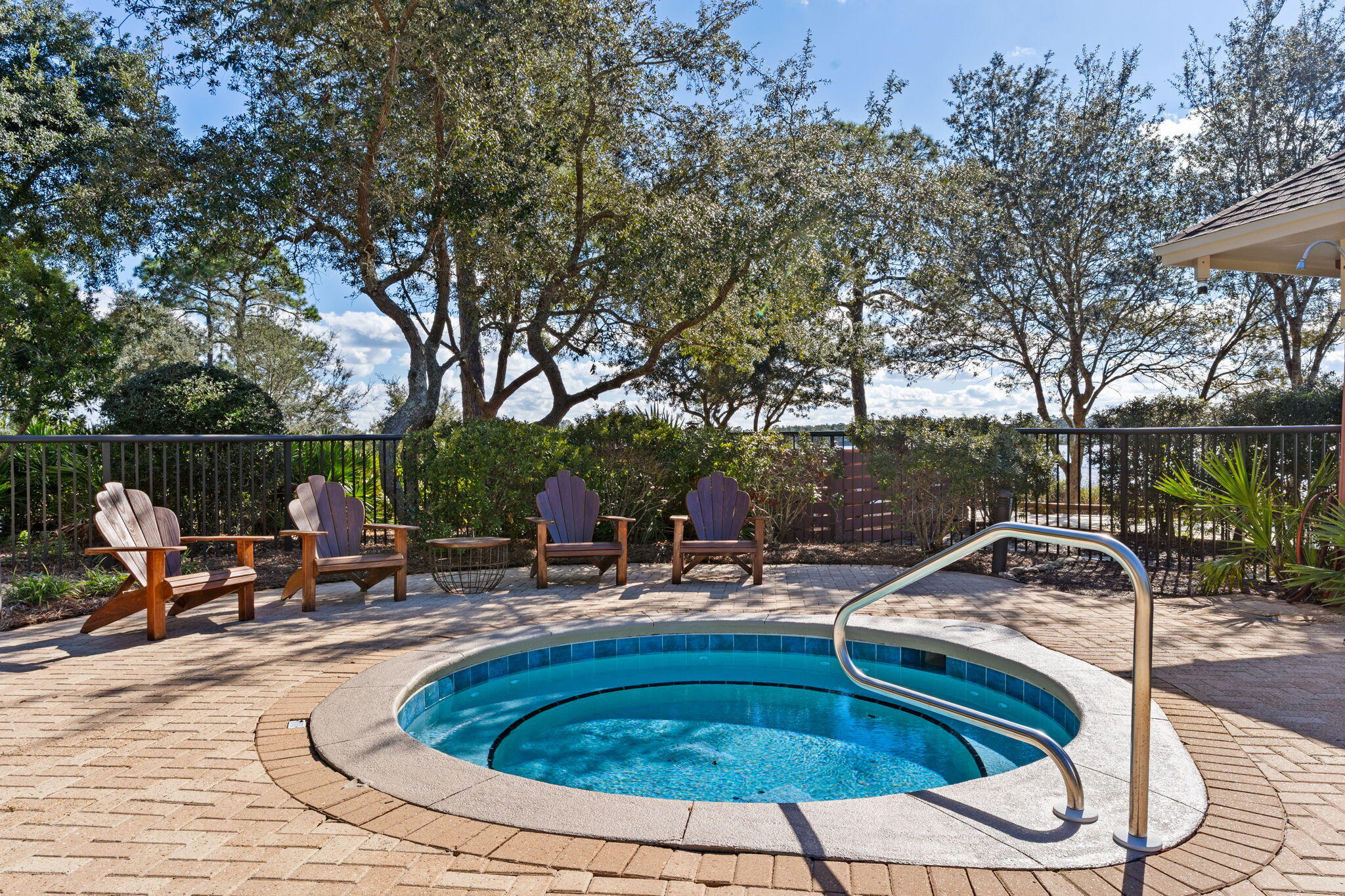 WILD HERON LAKESIDE LODGE - Residential