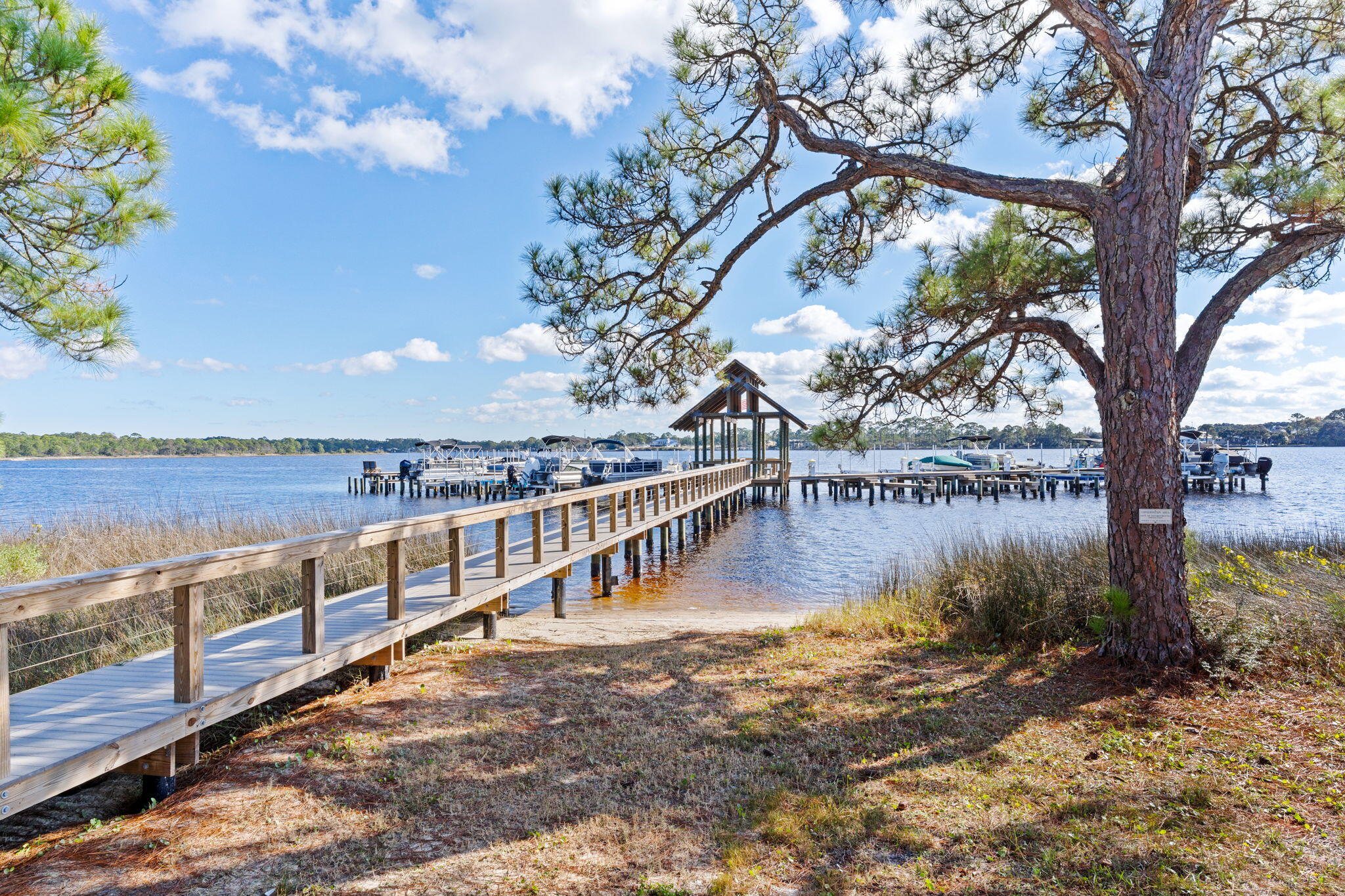 WILD HERON LAKESIDE LODGE - Residential