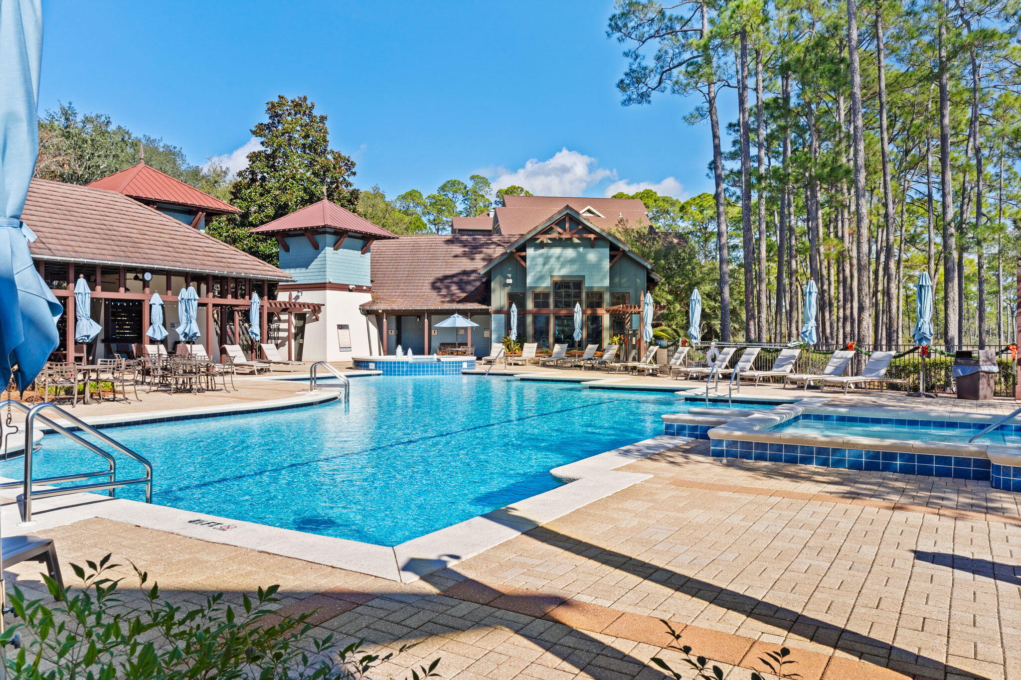 WILD HERON LAKESIDE LODGE - Residential