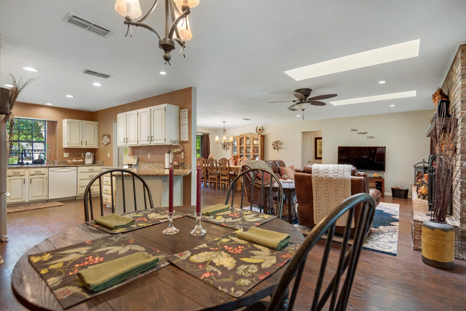 LIDO VILLAGE - Residential