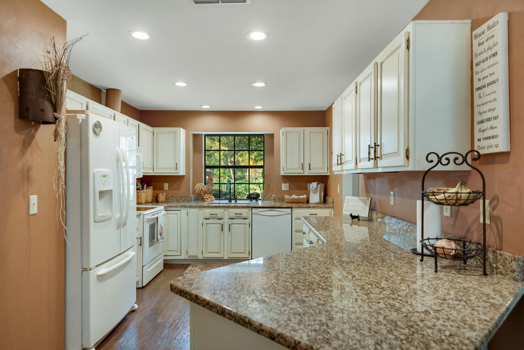 LIDO VILLAGE - Residential