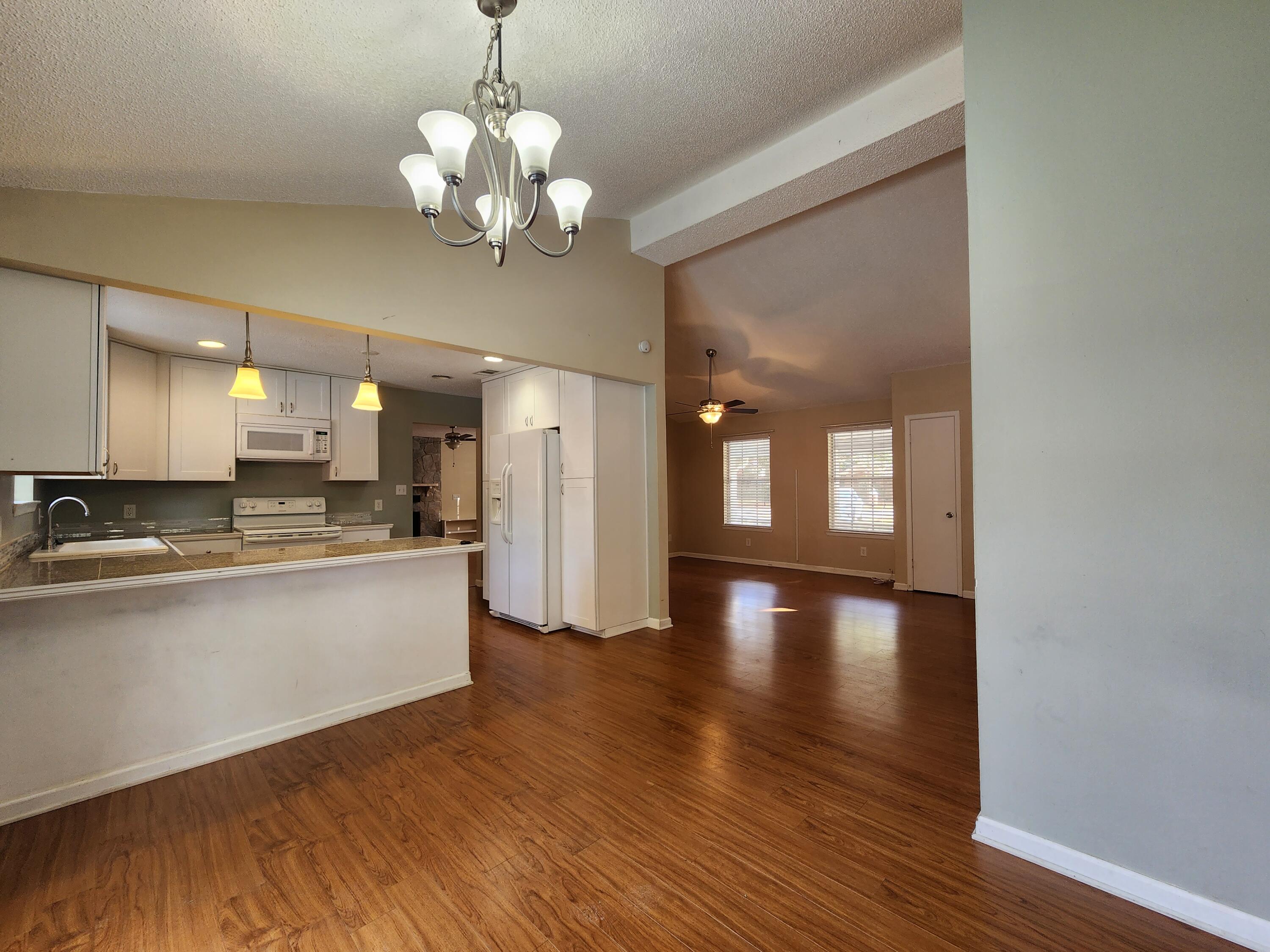 CREEKSIDE 1 - Residential Lease