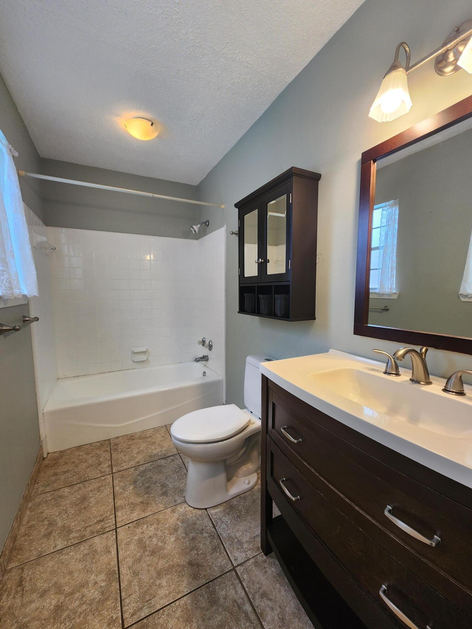 CREEKSIDE 1 - Residential Lease