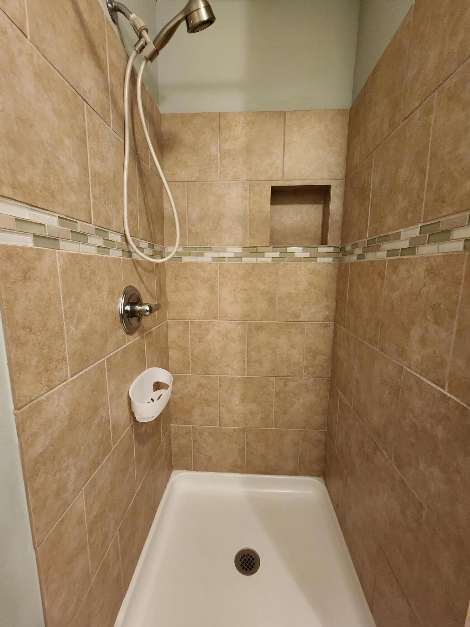 CREEKSIDE 1 - Residential Lease