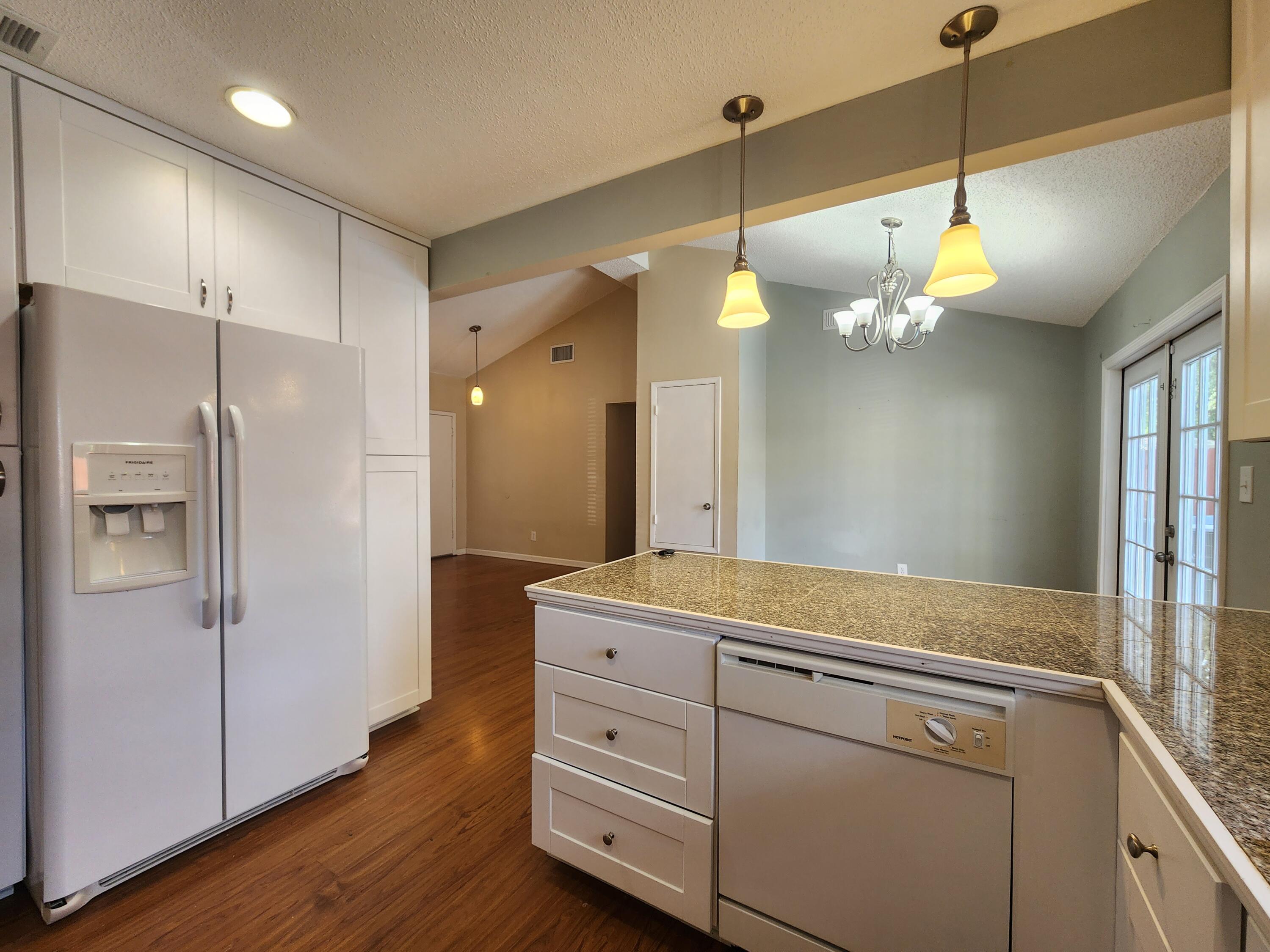 CREEKSIDE 1 - Residential Lease