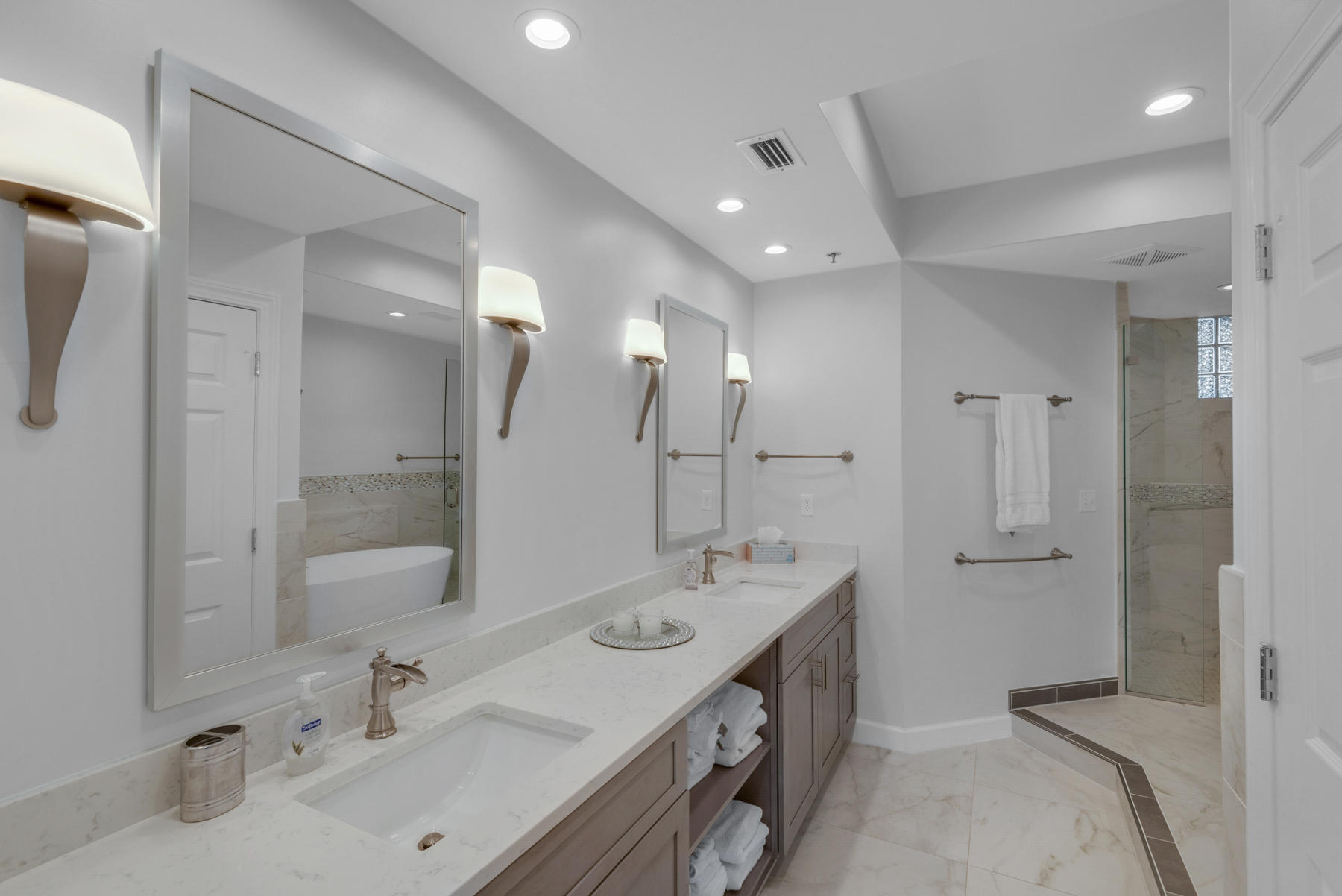 HIDDEN DUNES GRAND VILLAS - Residential