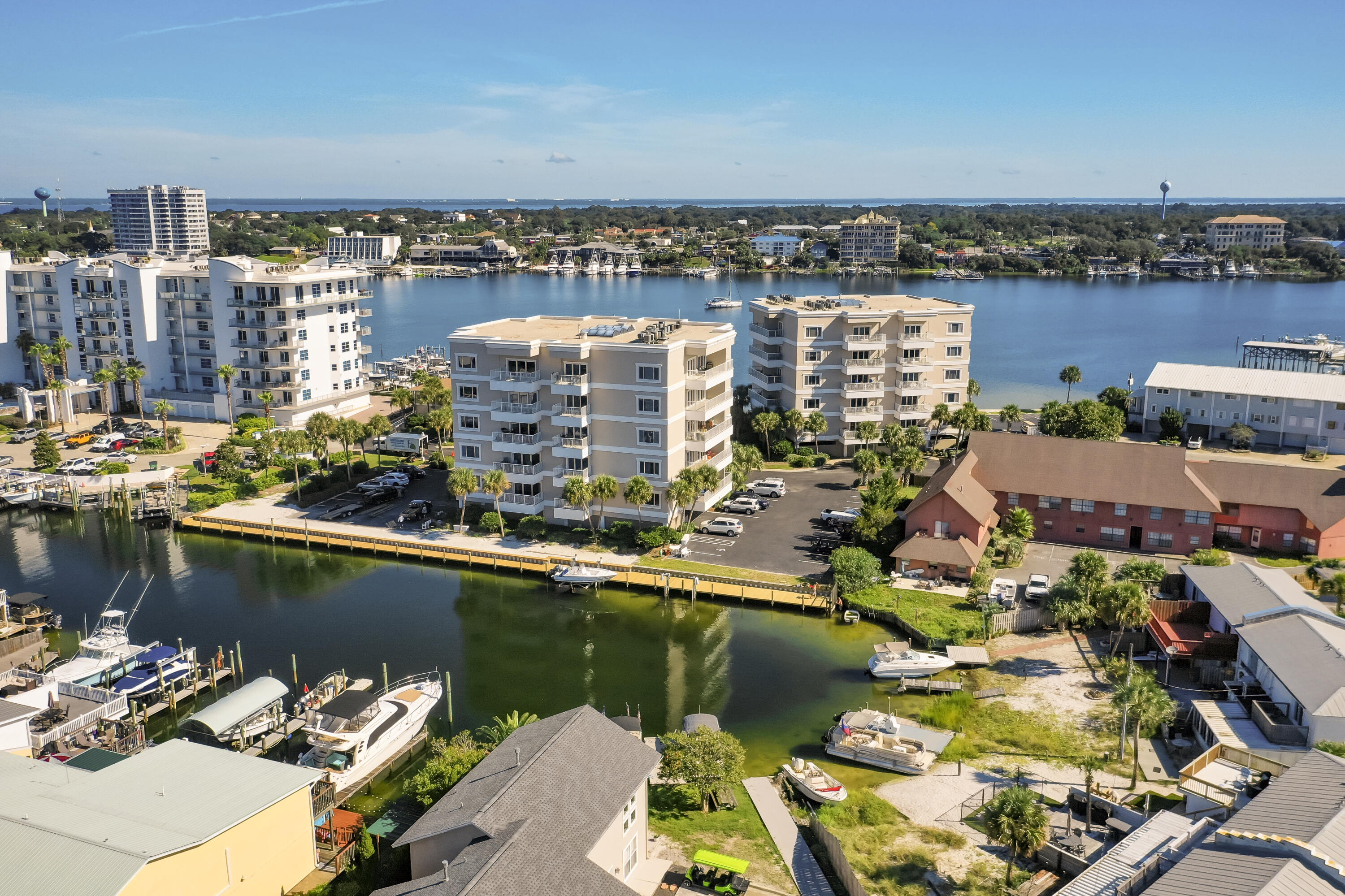 SUN KING TOWERS - Residential