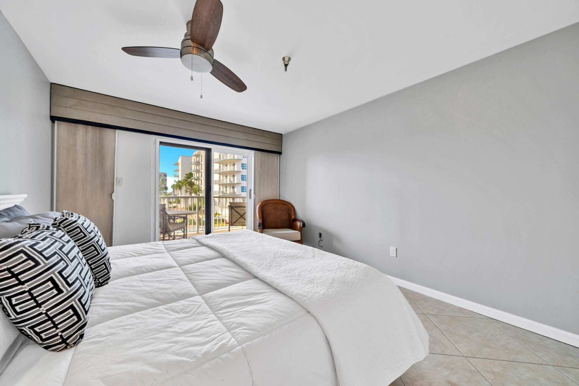 SUN KING TOWERS - Residential