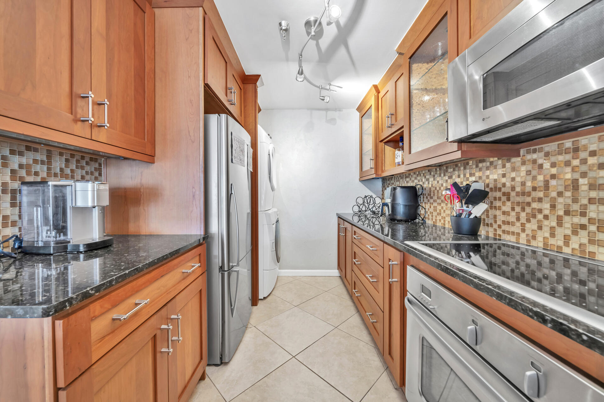 SUN KING TOWERS - Residential