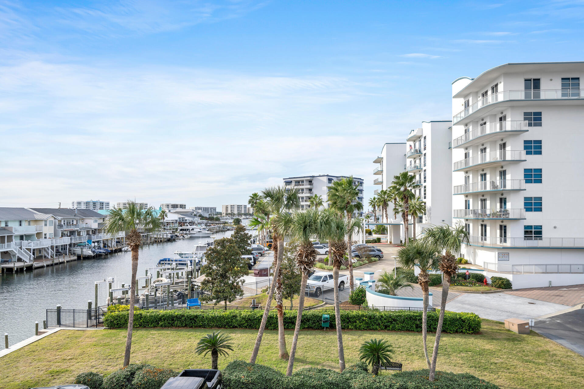 SUN KING TOWERS - Residential