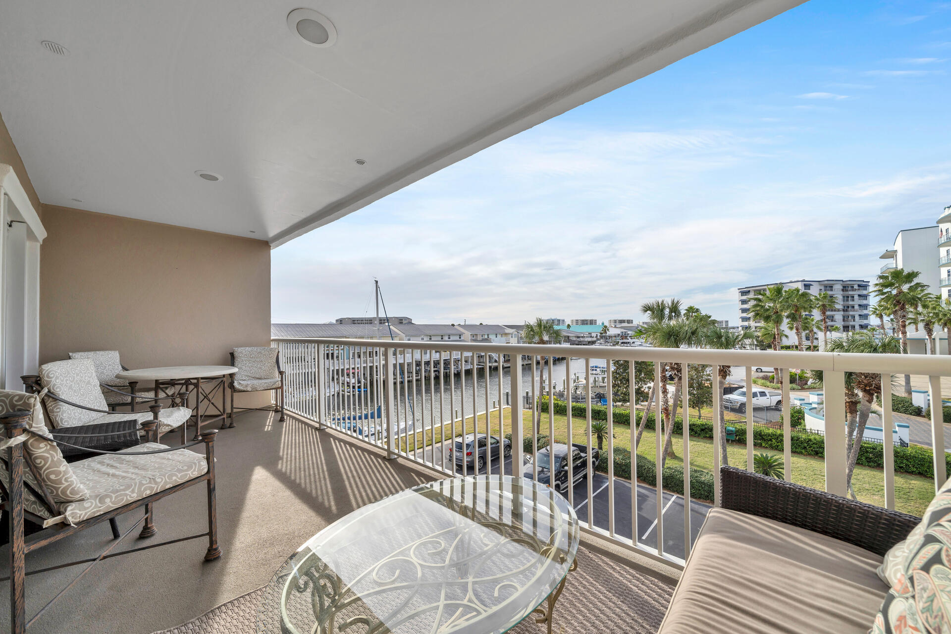 SUN KING TOWERS - Residential