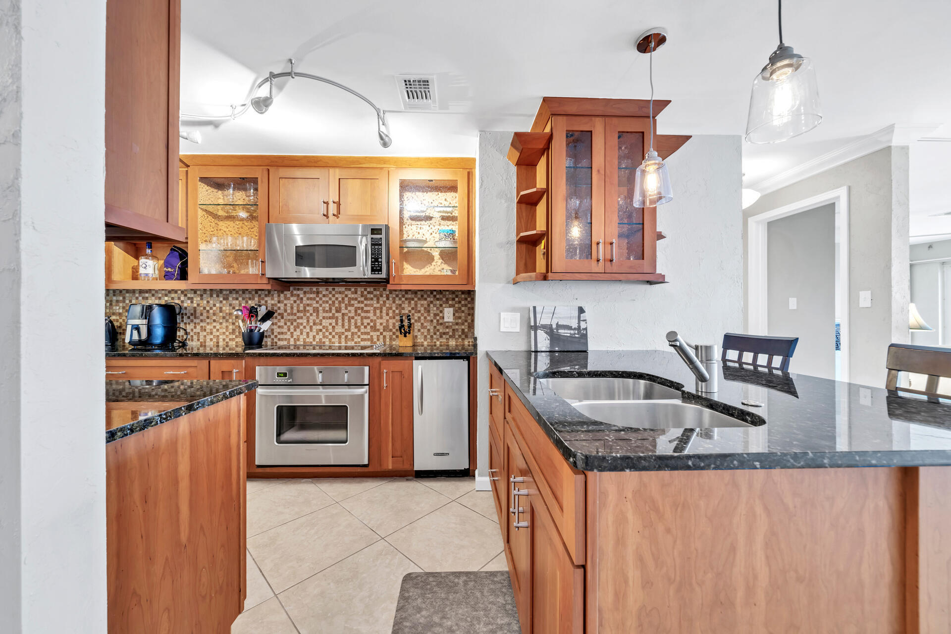 SUN KING TOWERS - Residential