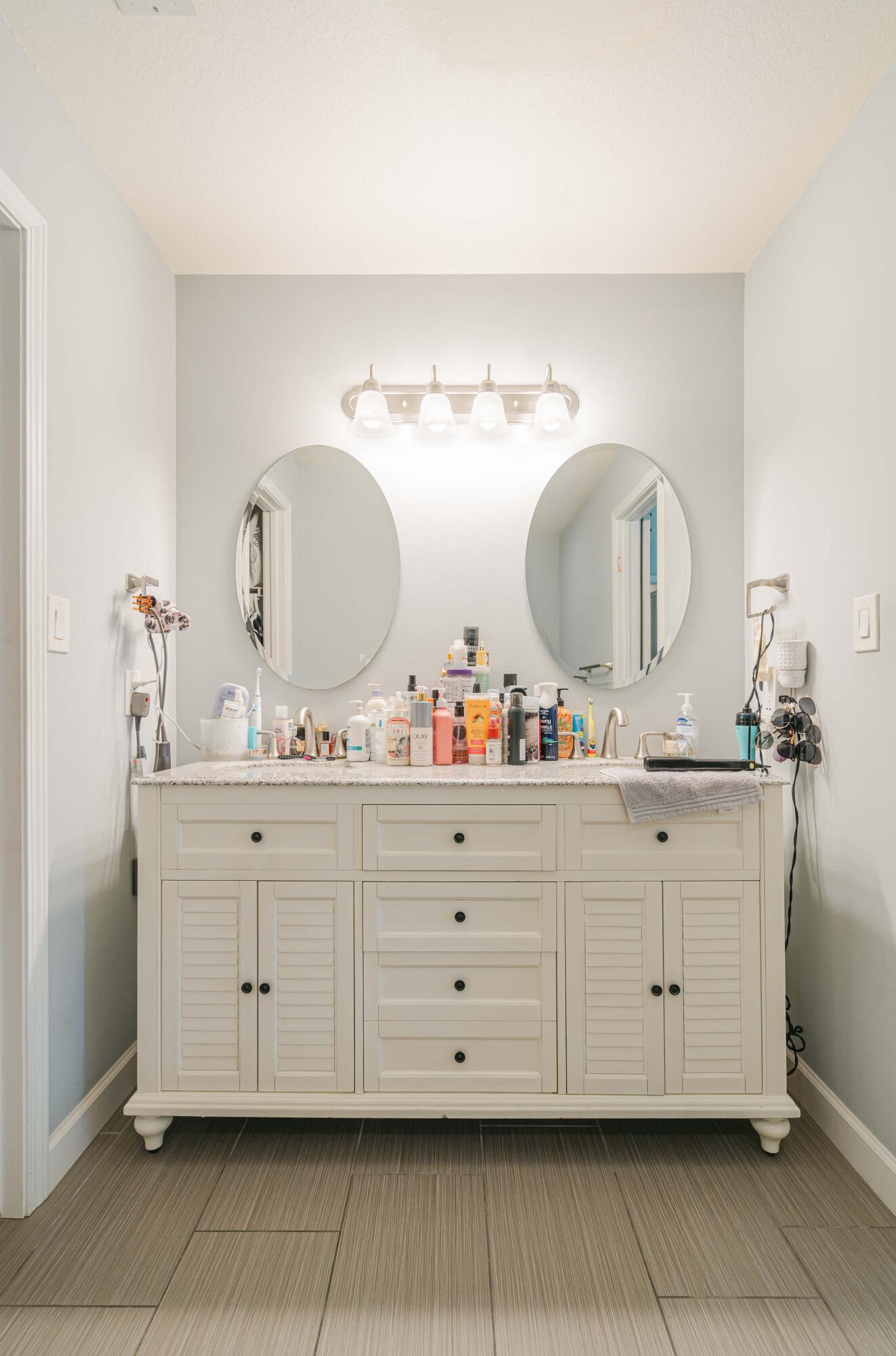 DOLPHIN ESTATES - Residential