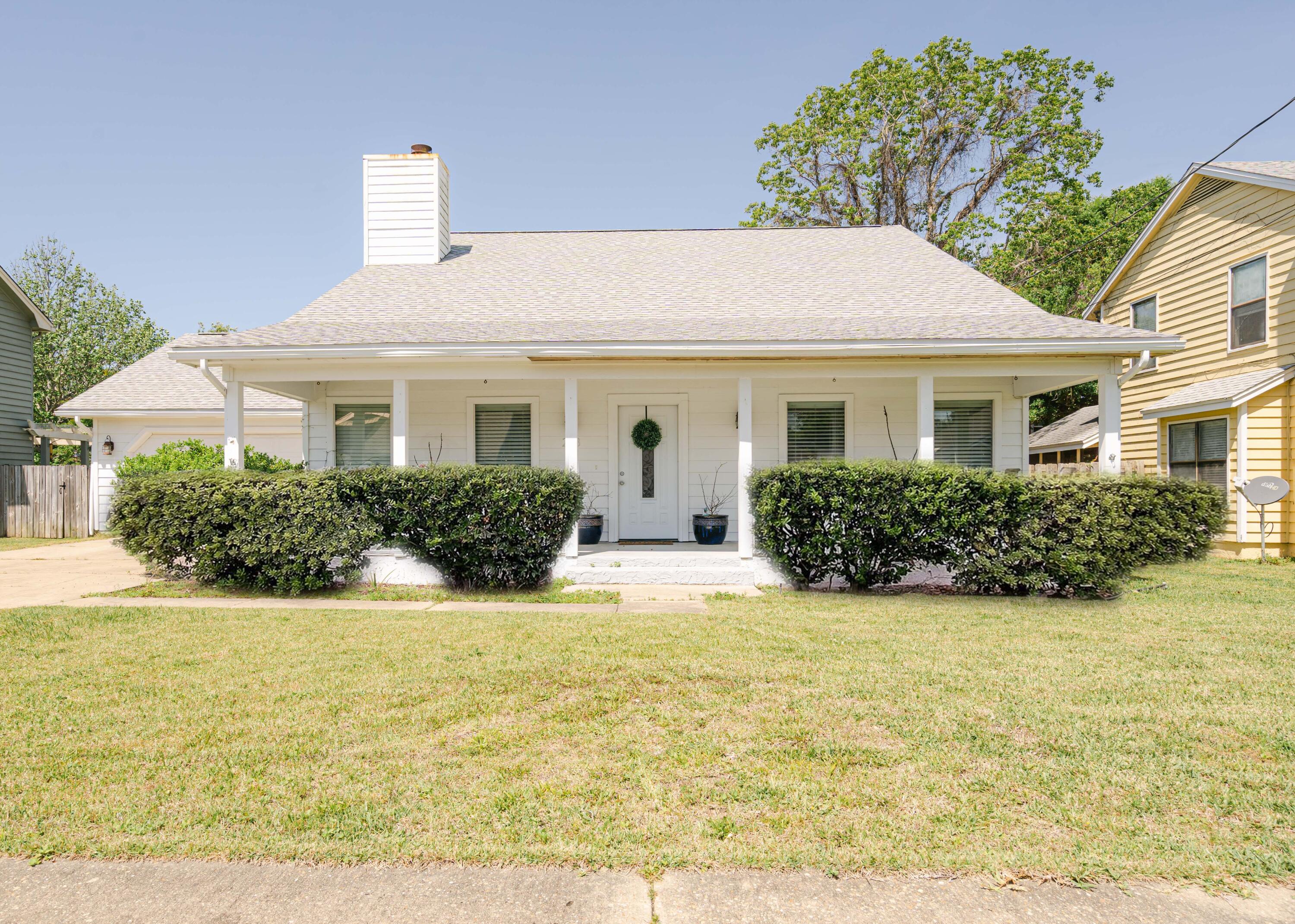 DOLPHIN ESTATES - Residential