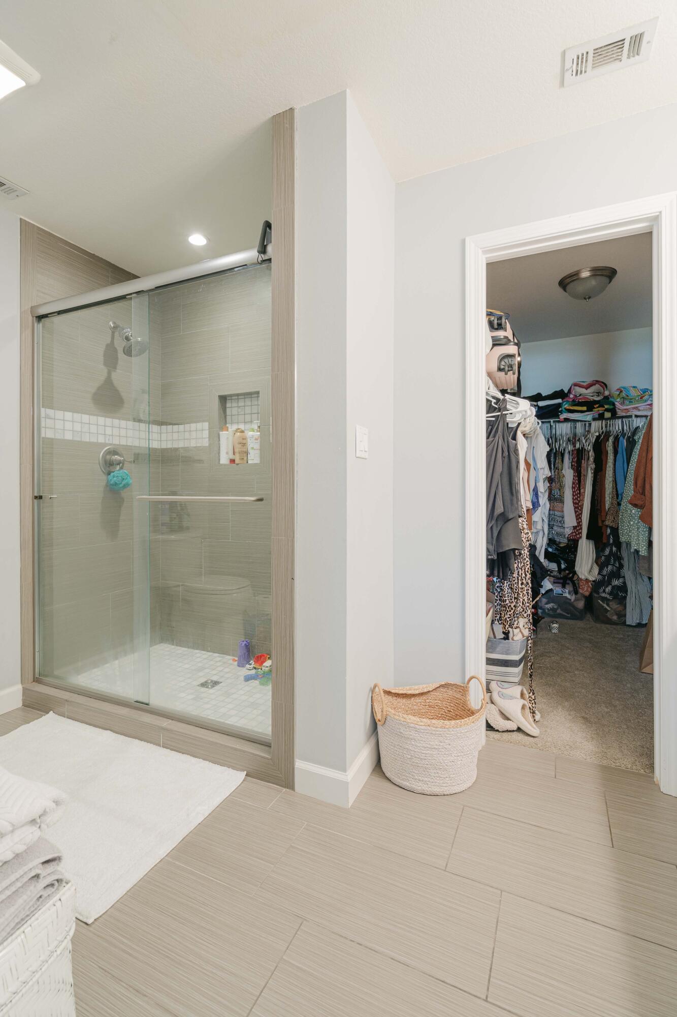 DOLPHIN ESTATES - Residential