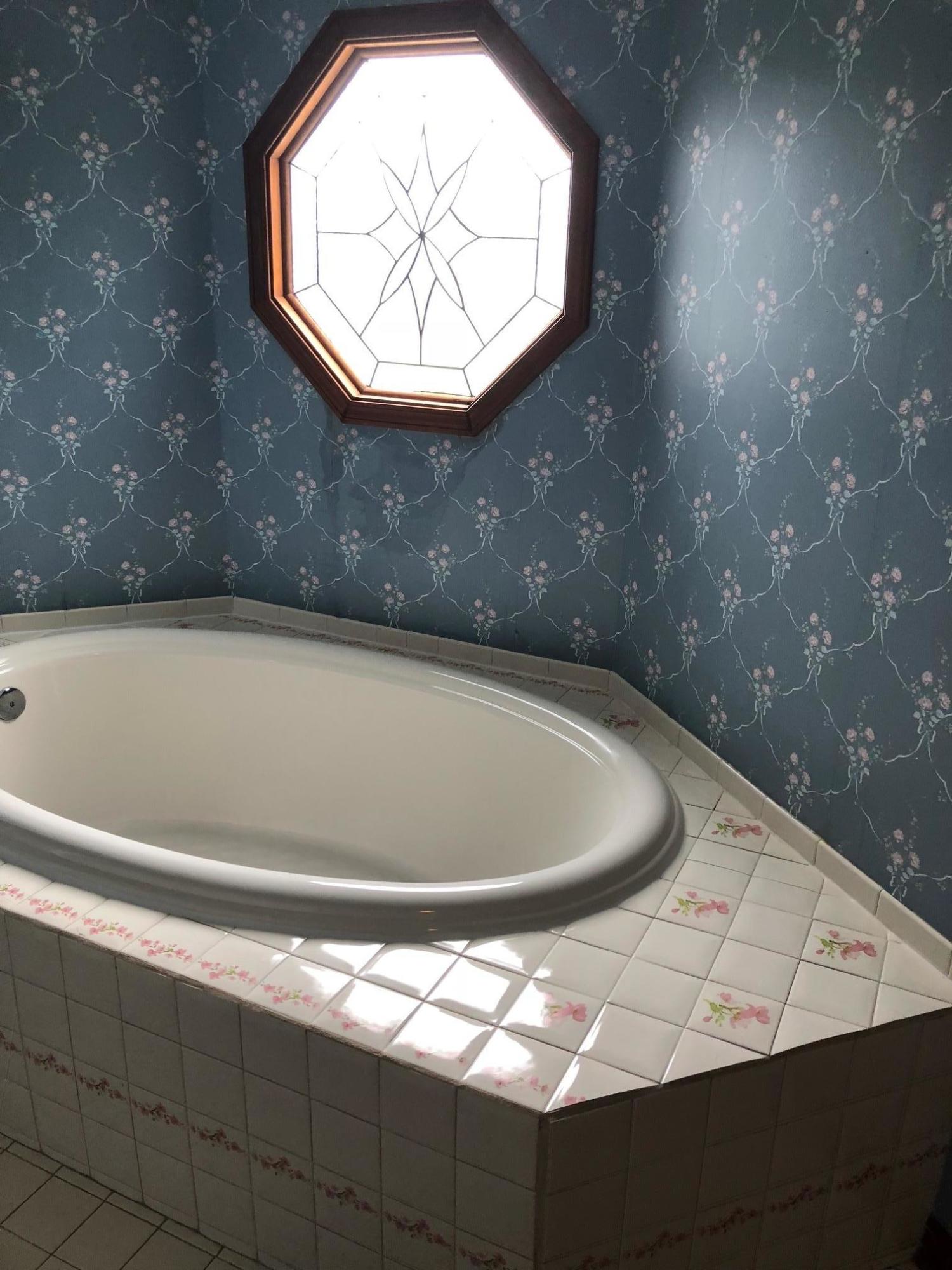 PARISH PINES - Residential Lease