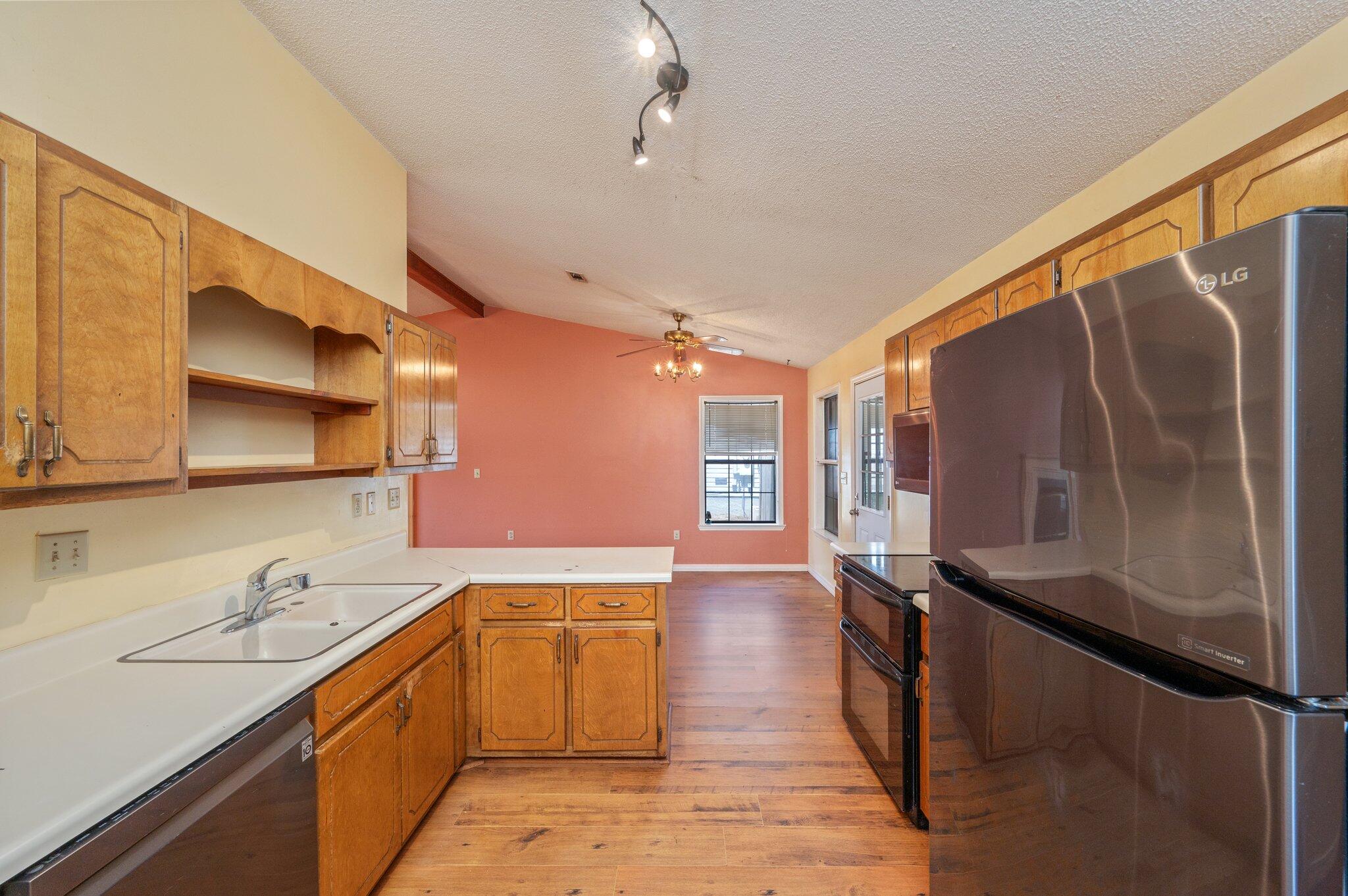 SHOAL CREEK MANOR EAST - Residential