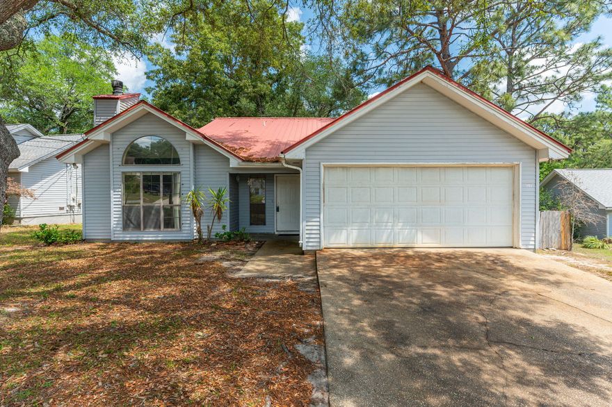 This property offers a prime investment opportunity or retirement home with some renovation. Situated on a cul-de-sac, it spans half an acre on the southern end of town. Conveniently located near military bases and shopping centers, it offers a desirable blend of tranquility and accessibility. Please contact us today to schedule a viewing.