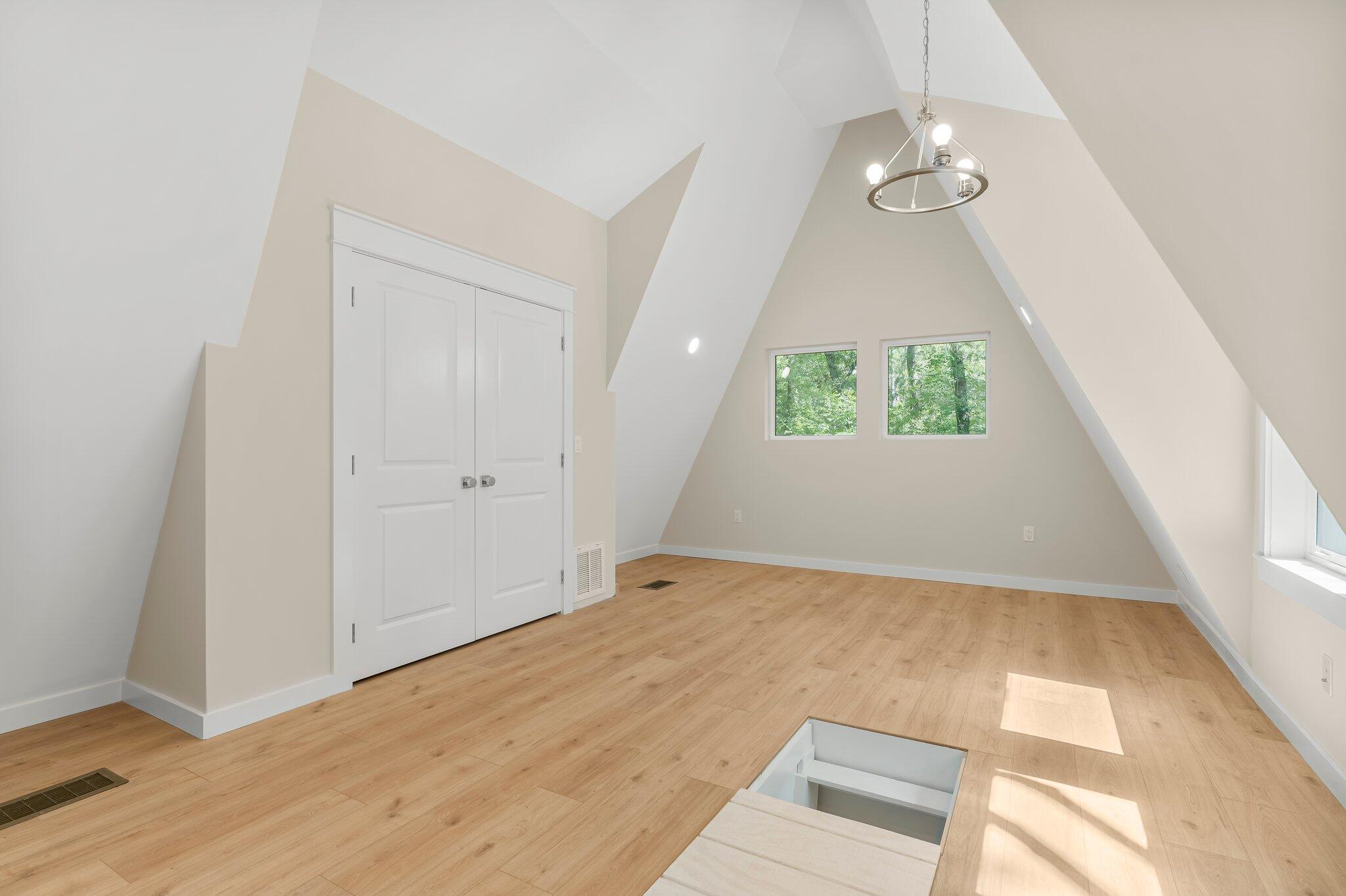 COWFORD - Residential Lease