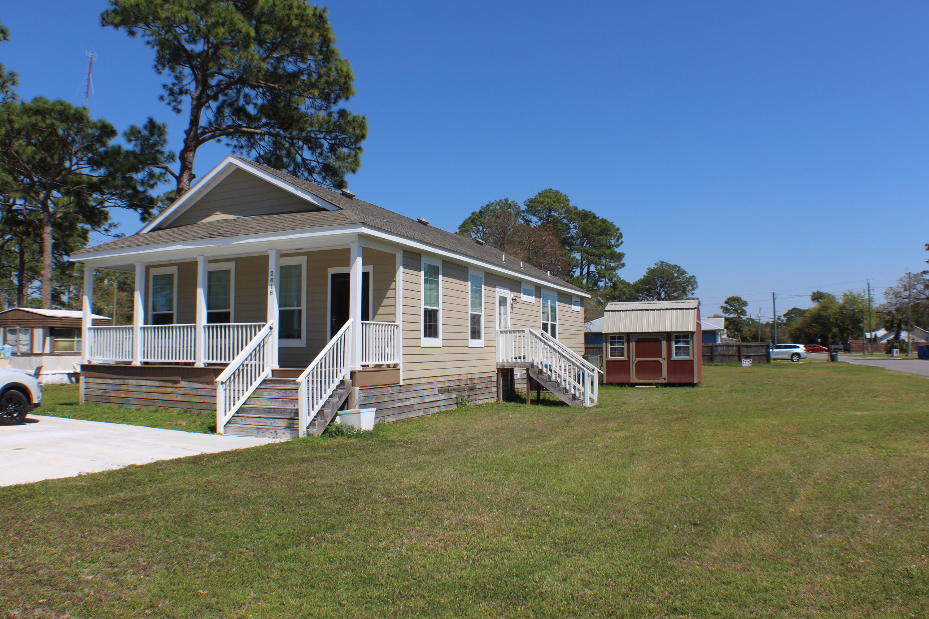 Upper Grand Lagoon - Residential