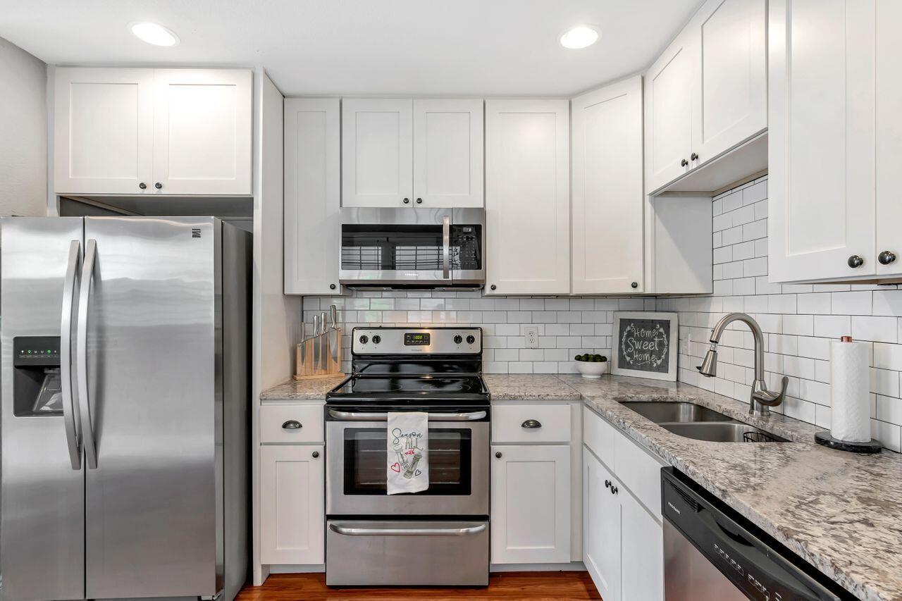 ROSEWOOD HOMES - Residential