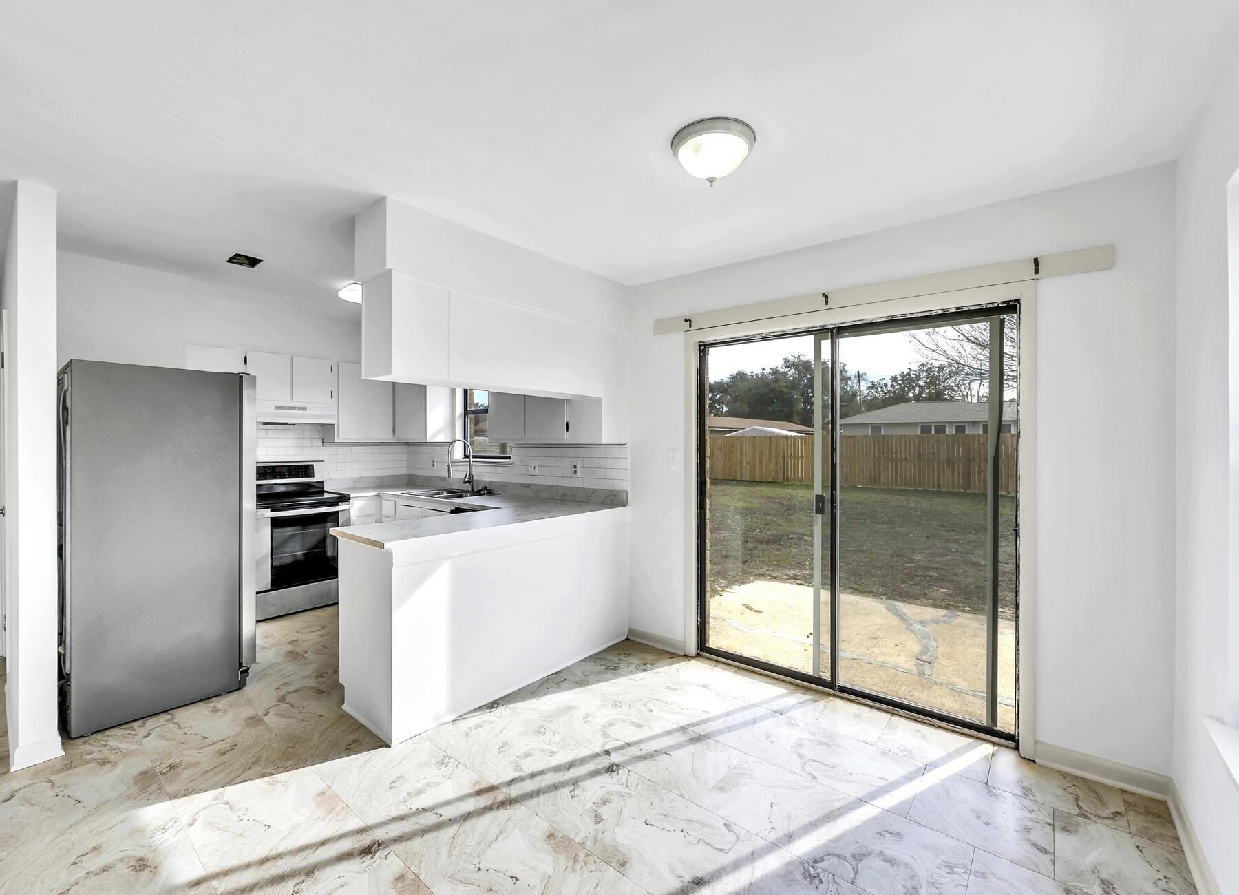 WYNNEHAVEN BEACH ESTATES - Residential Lease