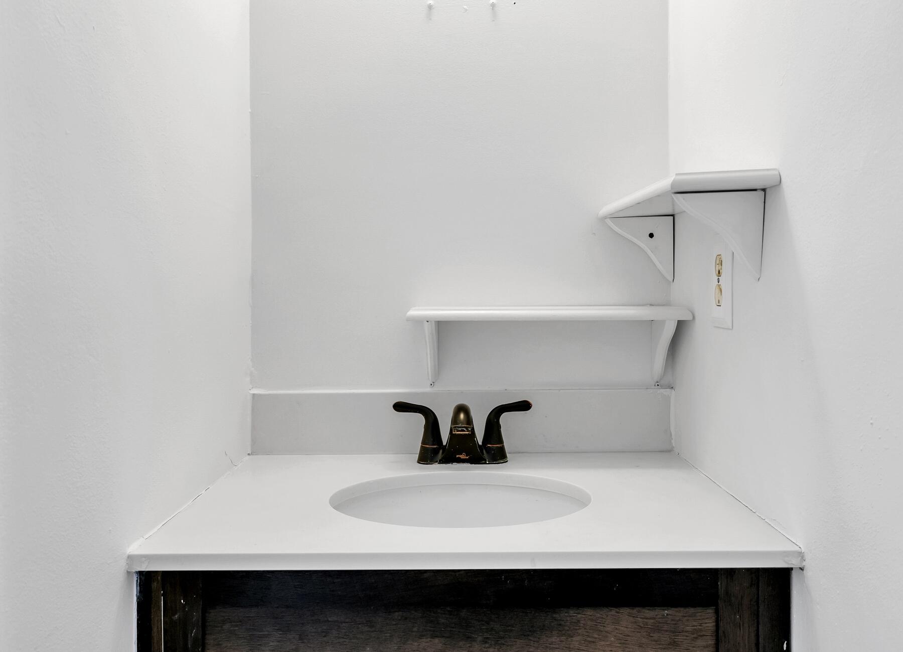 WYNNEHAVEN BEACH ESTATES - Residential Lease